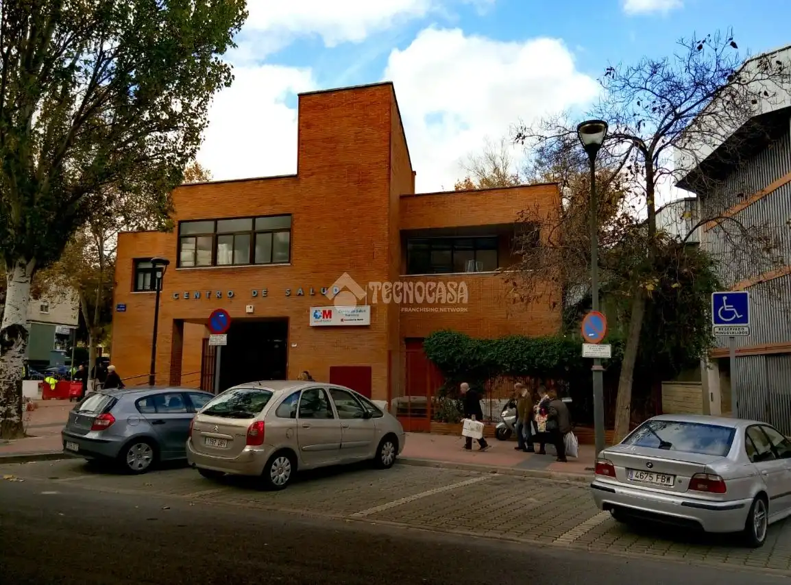 Vista exterior de Pis en venda en Móstoles amb Calefacció i Piscina comunitària