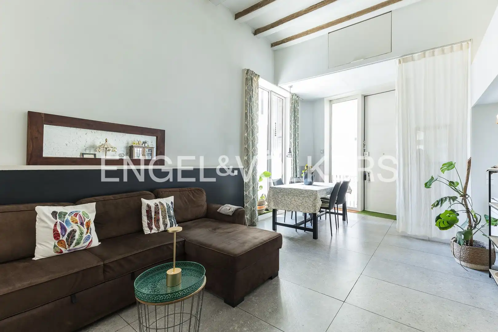 Sala d'estar de Planta baixa en venda en Barcelona amb Calefacció