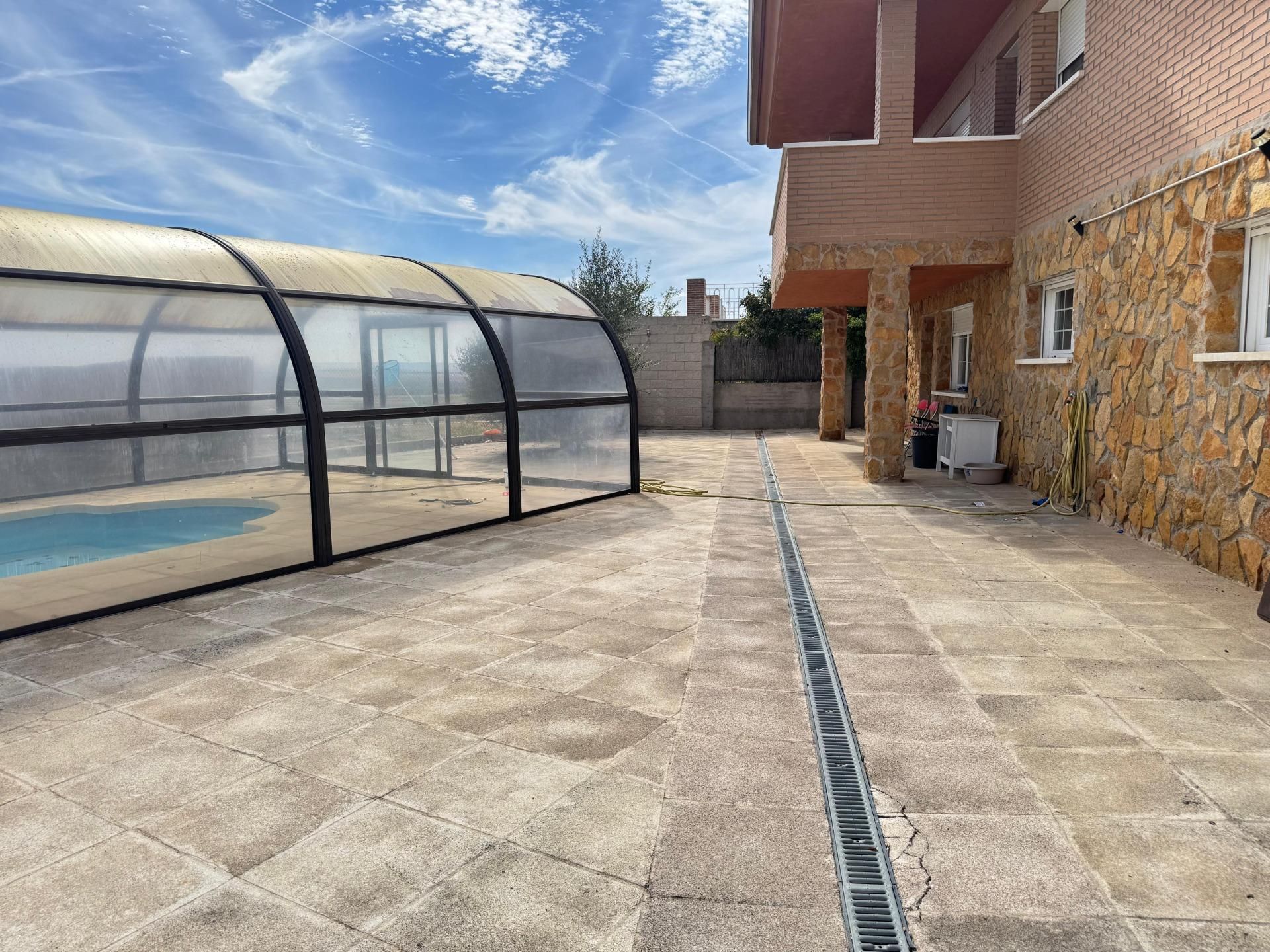 Terrassa de Casa o xalet en venda en Seseña amb Aire condicionat, Calefacció i Jardí privat