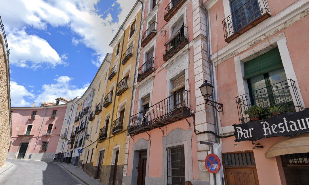 Vista exterior de Apartament en venda en Cuenca Capital amb Calefacció i Traster