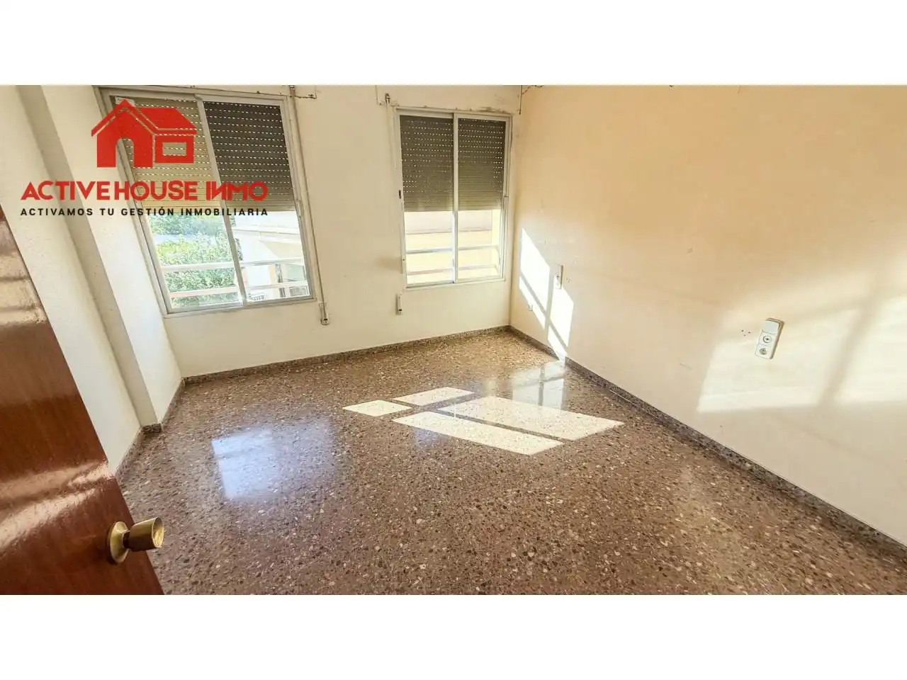 Außenansicht von Wohnung zum Verkauf in Santa Bàrbara