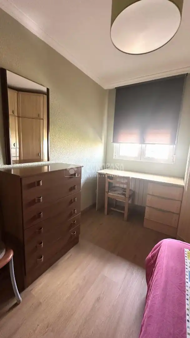 Bedroom of Flat for rent in Granada  with Heating and Balcony