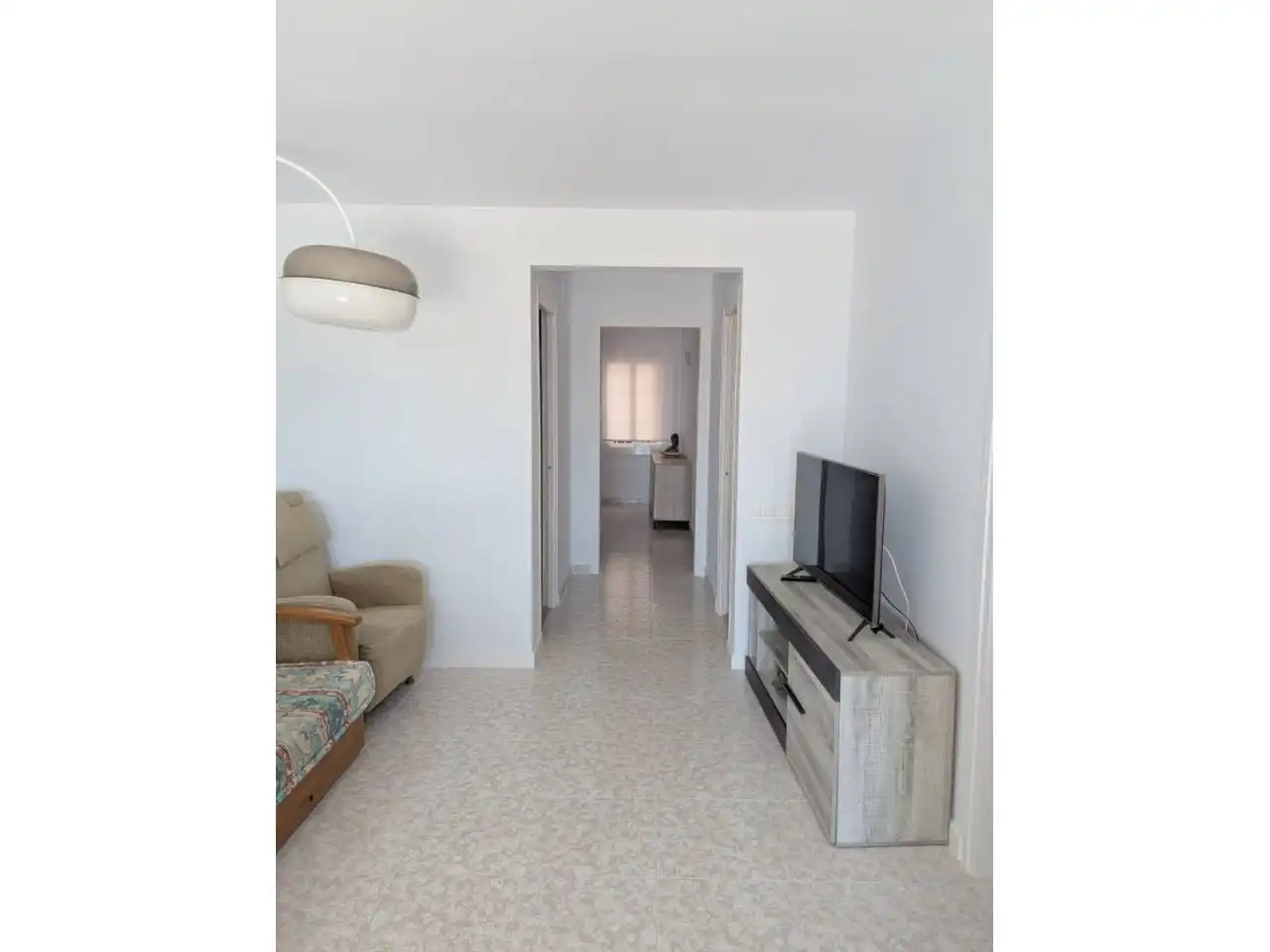Sala de estar de Piso de alquiler en Vilanova i la Geltrú con Jardín privado, Terraza y Amueblado