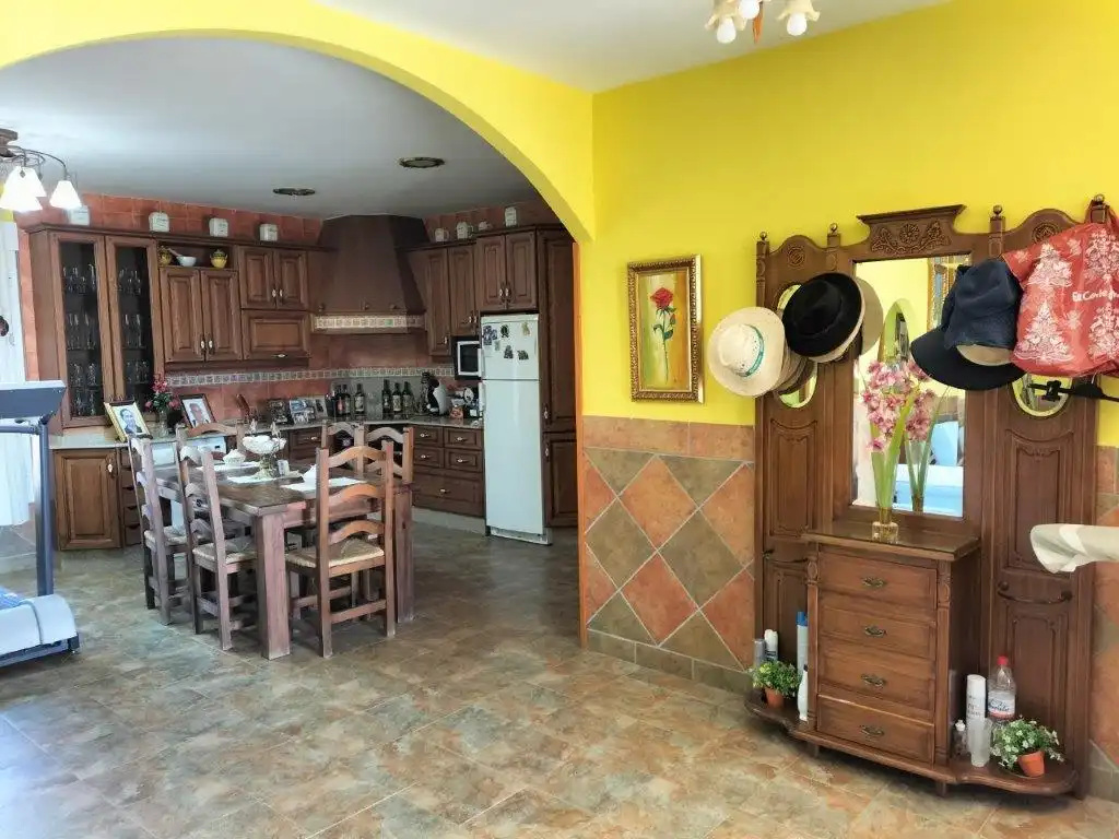 Casa amb jardí en venda a Camino Jauro, imagen 5