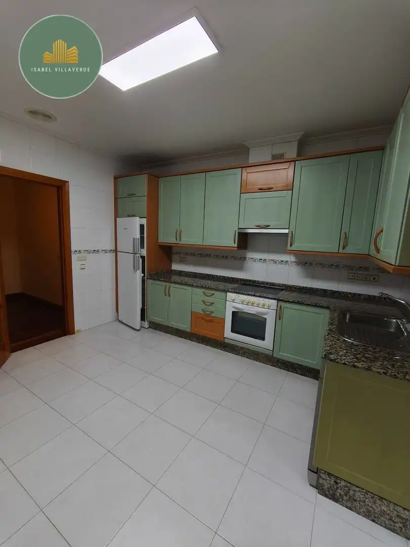 Wohnung zur Miete in FERNANDEZ LATORRE, Cuatro Caminos - Plaza de la Cubela