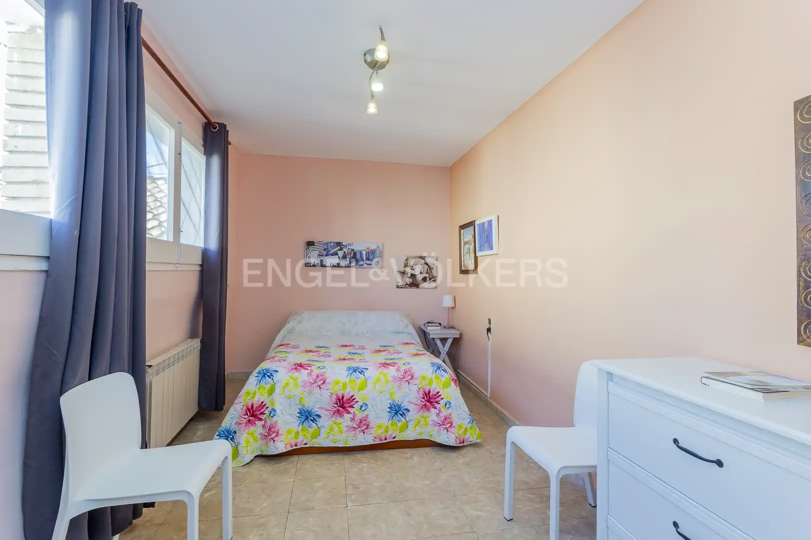 Habitación de Finca rústica en venta en Sant Quintí de Mediona con Calefacción, Jardín privado y Trastero
