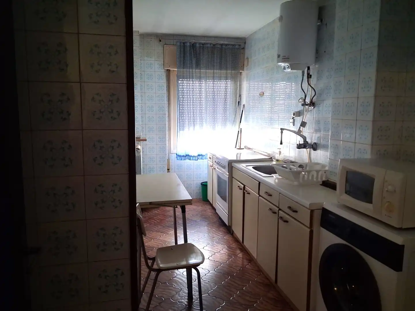 Kitchen of Flat for sale in Zaragoza  with Heating, Terrace and Storage room