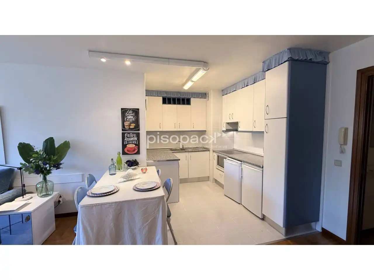 Kitchen of Flat for sale in  Pamplona / Iruña  with Air Conditioner, Heating and Terrace