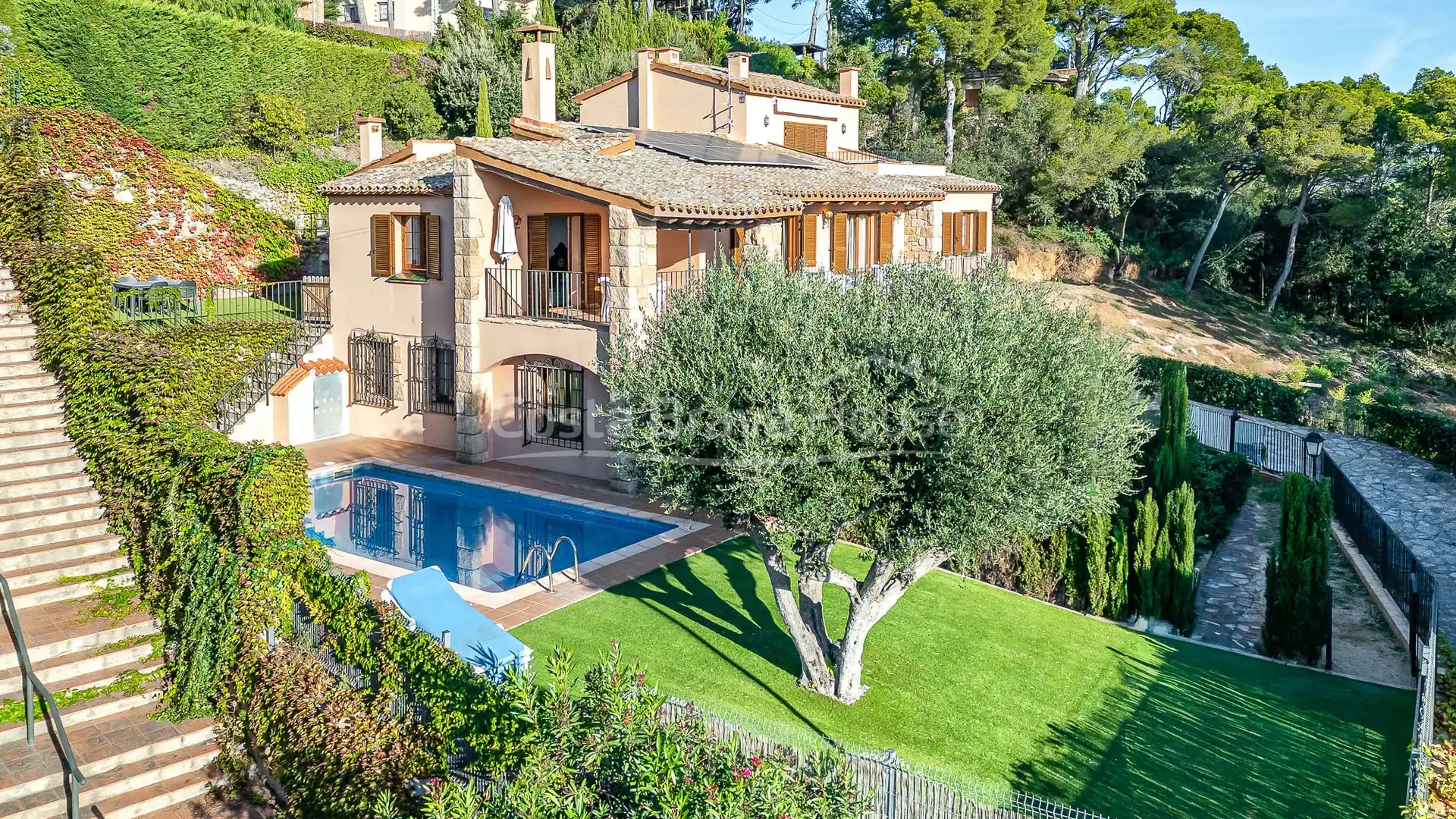 Vista exterior de Casa o xalet en venda en Palafrugell amb Calefacció, Jardí privat i Terrassa