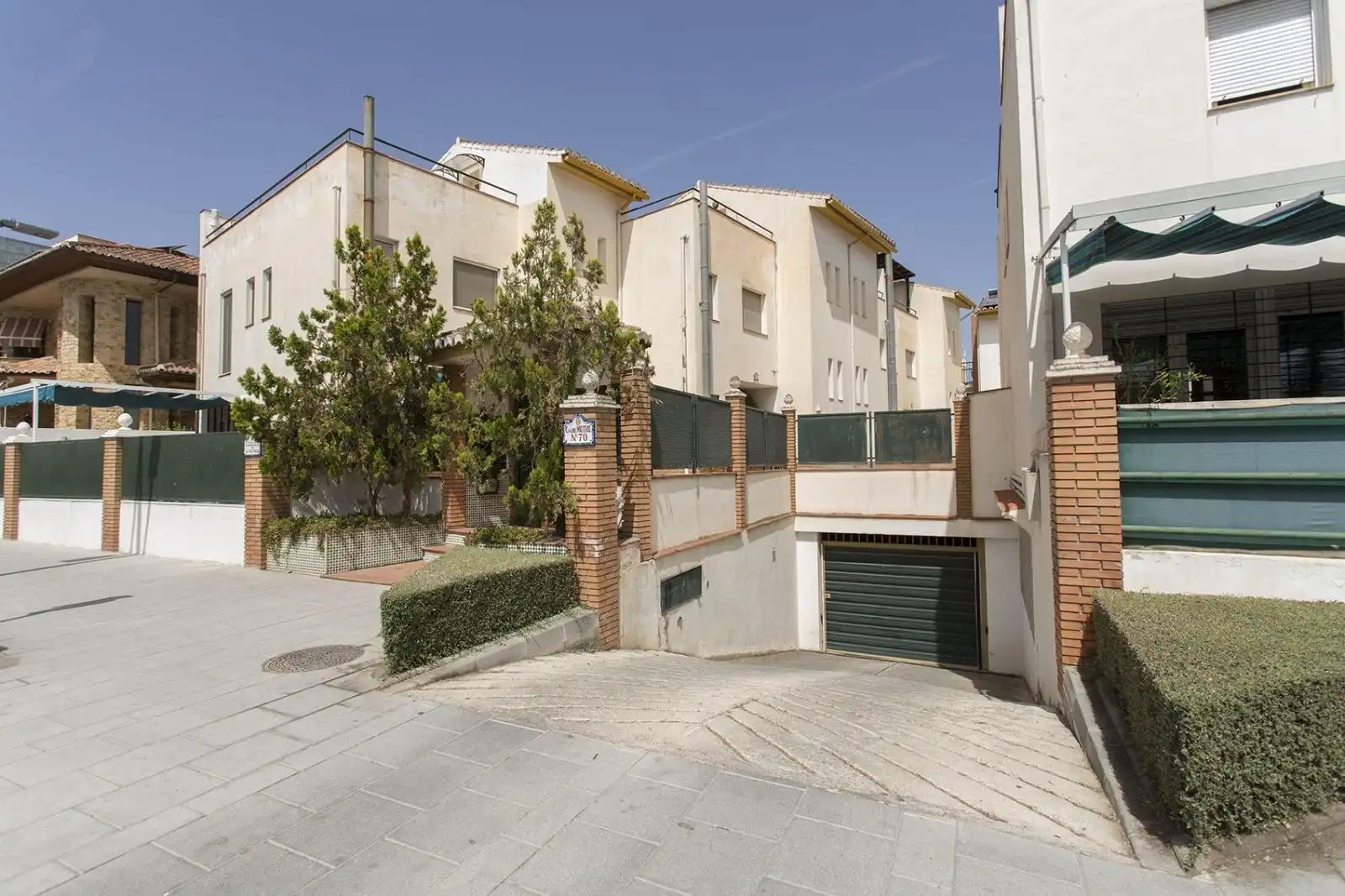 Vista exterior de Casa adosada en venta en Alhendín