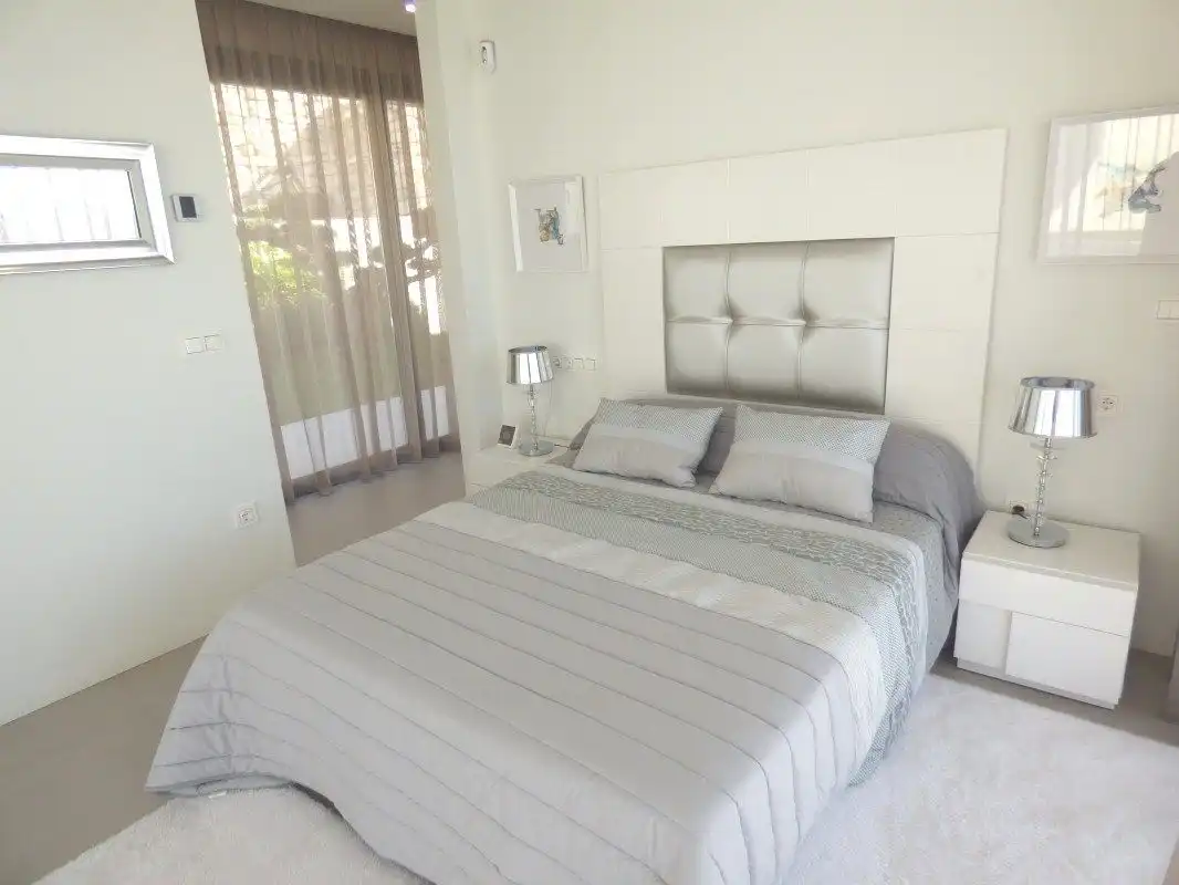 Villa con piscina in vendita a Golf Bahía, imagen 10