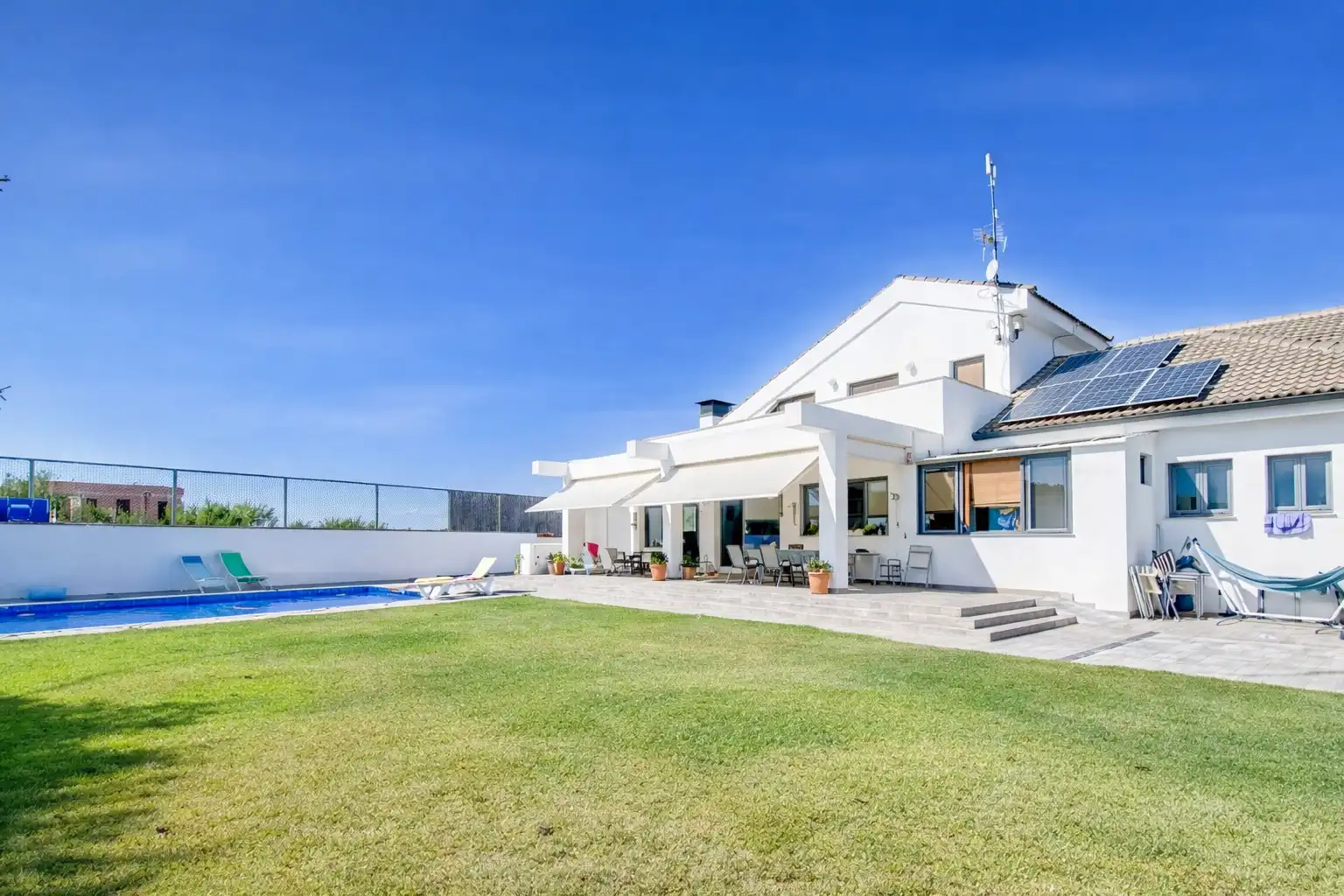 Vista exterior de Casa o chalet en venta en Jerez de la Frontera con Aire acondicionado, Calefacción y Jardín privado