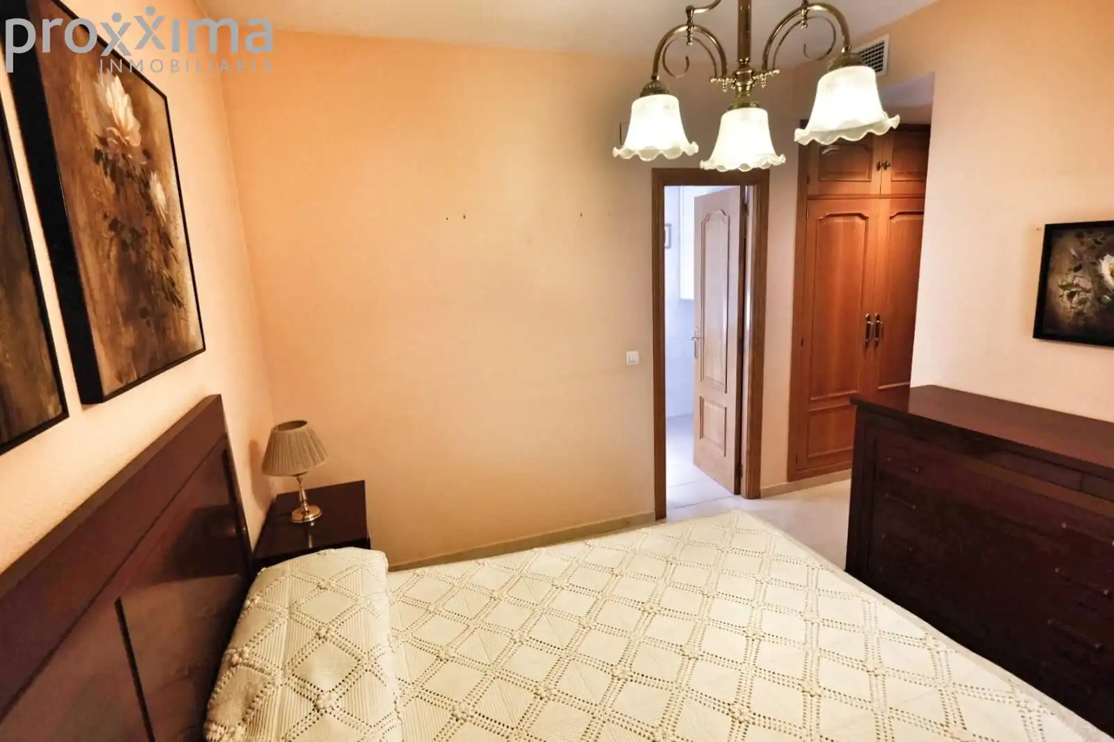 Habitación de Piso en venta en Sevilla con Aire acondicionado, Trastero y Piscina comunitaria