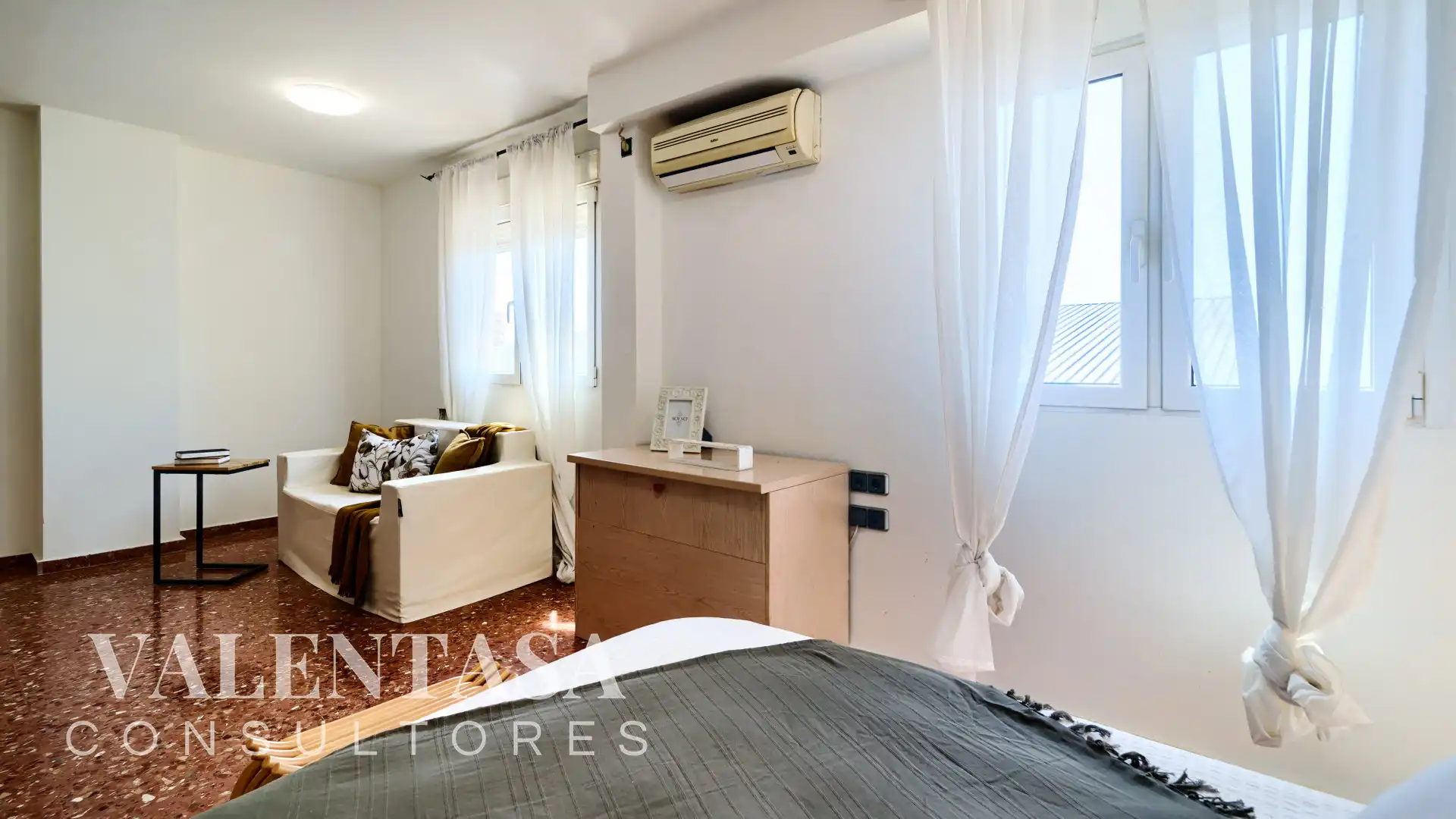 Dormitori de Dúplex en venda en Valencia amb Aire condicionat, Moblat i Forn