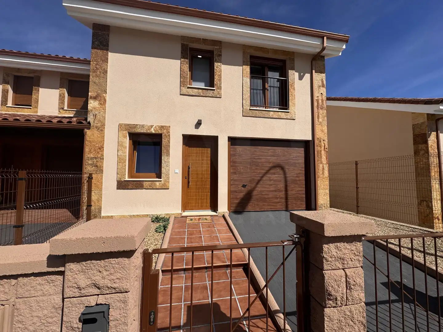 Casa en venda a Valdefresno, imagen 2