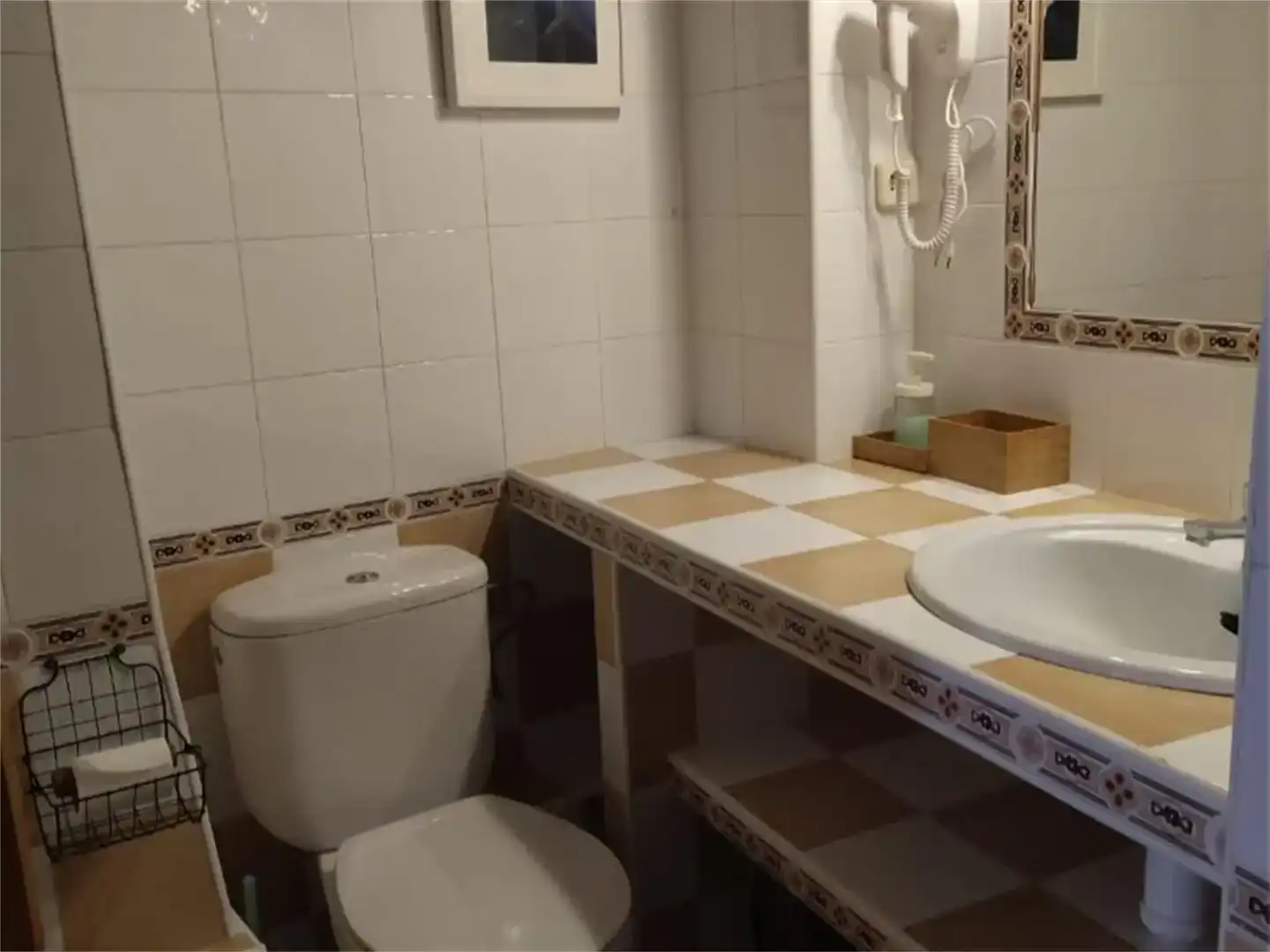 Baño de Casa adosada en venta en Bohoyo con Trastero, Amueblado y Balcón