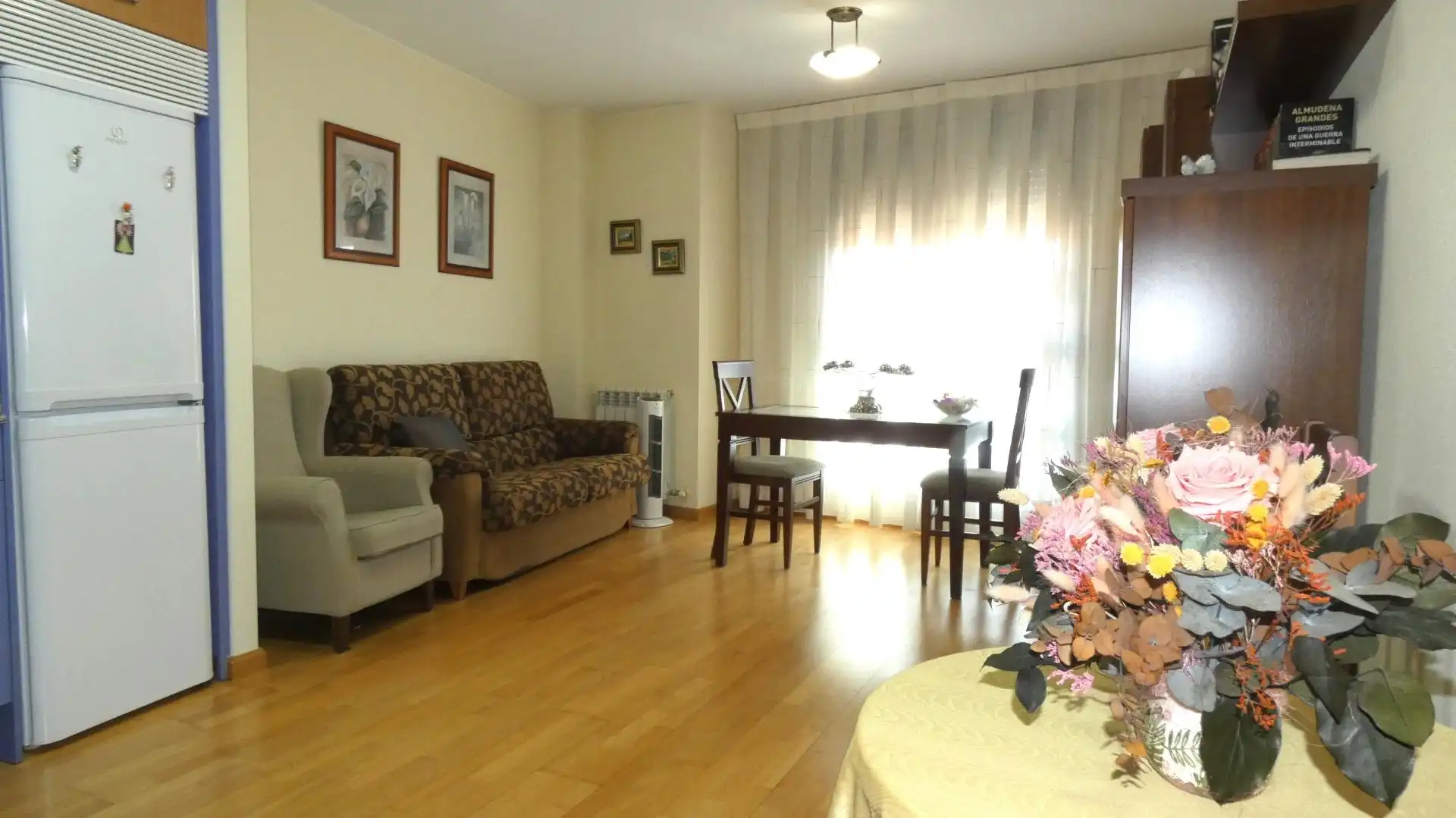 Sala d'estar de Pis en venda en Utebo amb Calefacció, Parquet i Terrassa