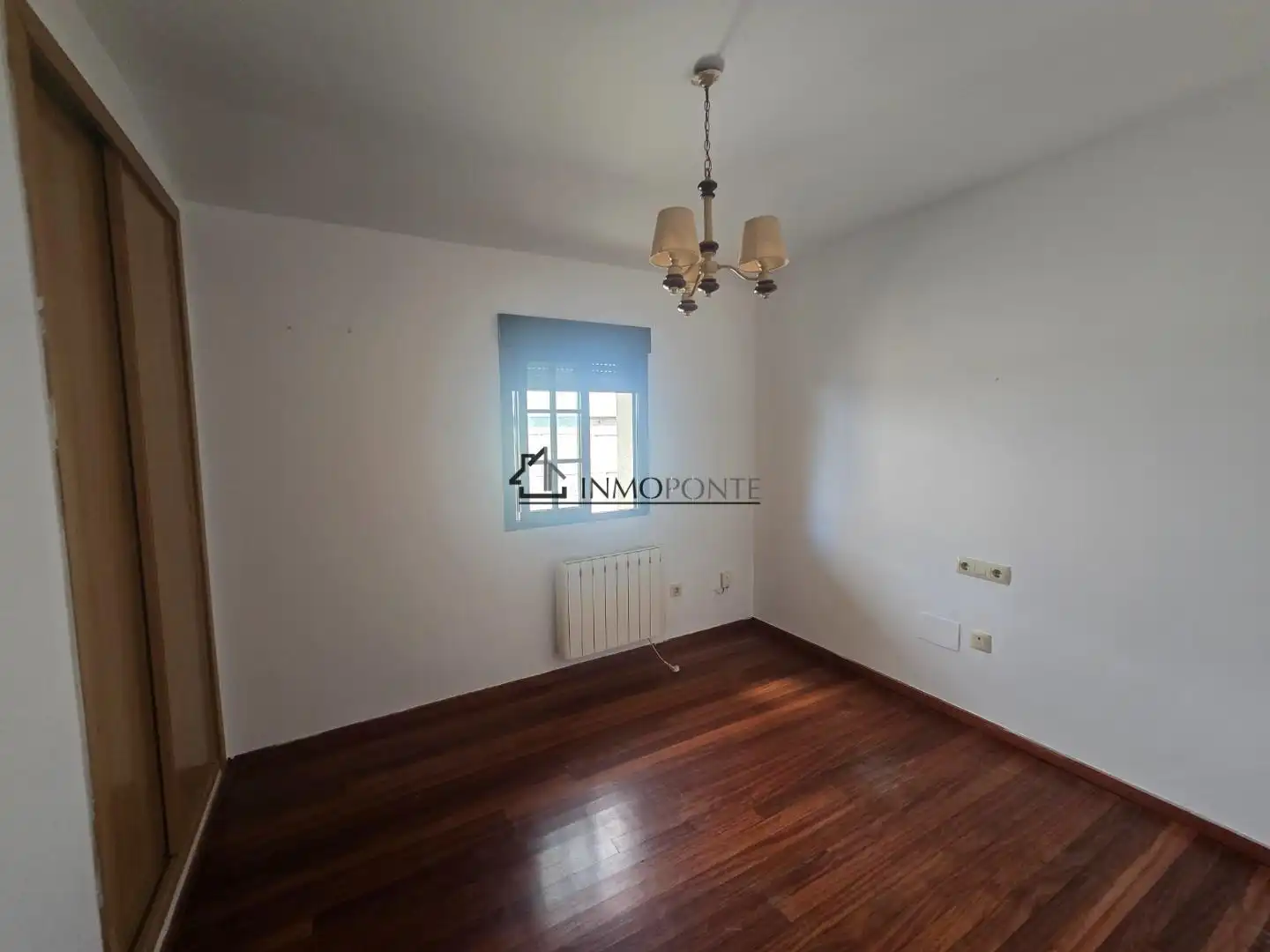 Habitación de Casa adosada en venta en Marín con Terraza, Trastero y Balcón