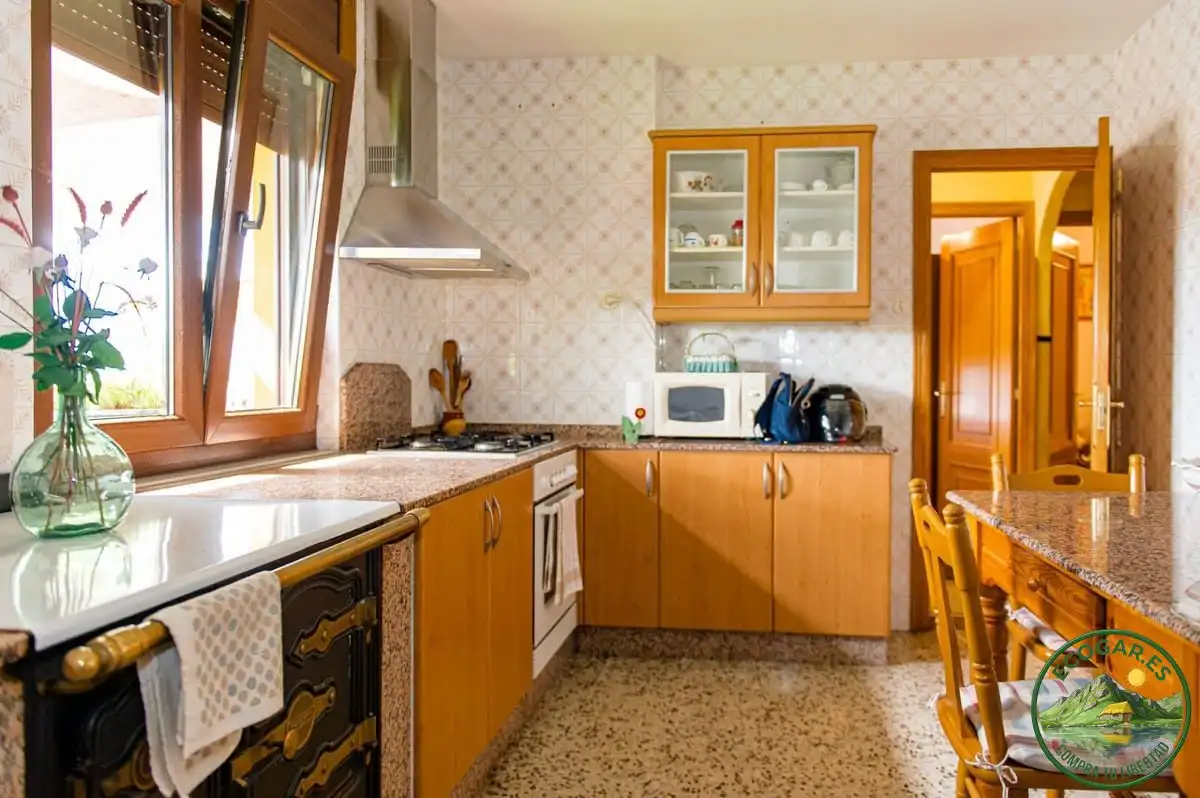 Cocina de Casa o chalet en venta en Fabero con Calefacción, Jardín privado y Terraza