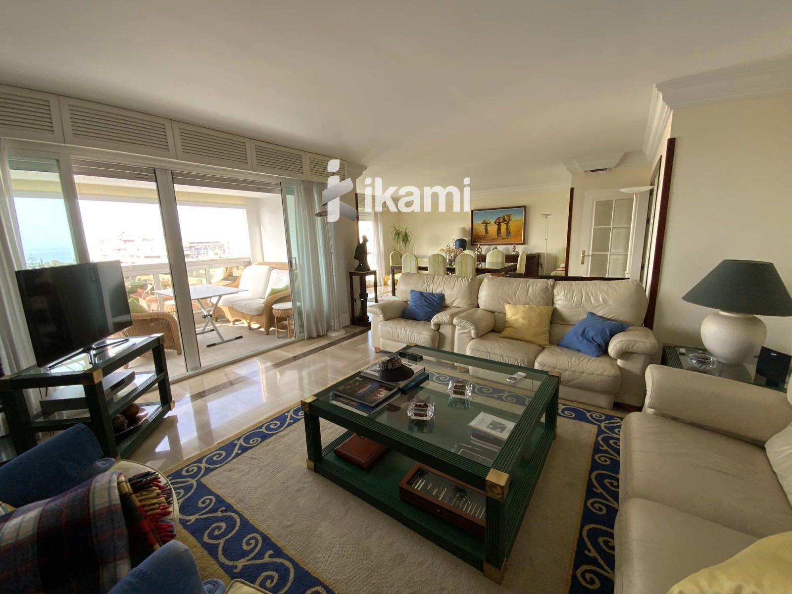 Sala d'estar de Dúplex en venda en Marbella amb Aire condicionat, Calefacció i Terrassa