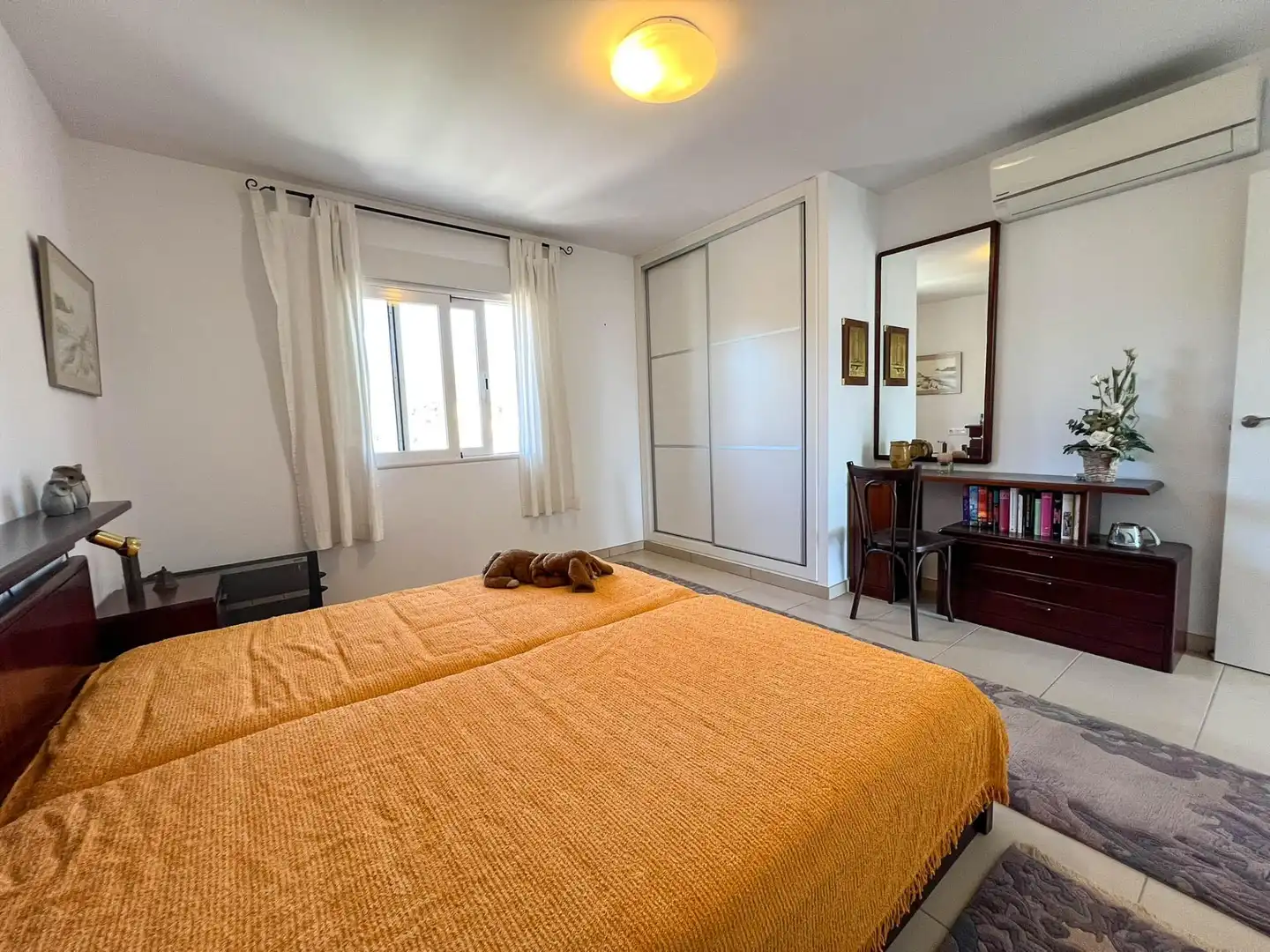 Habitación de Casa o chalet en venta en La Nucia con Aire acondicionado, Calefacción y Jardín privado