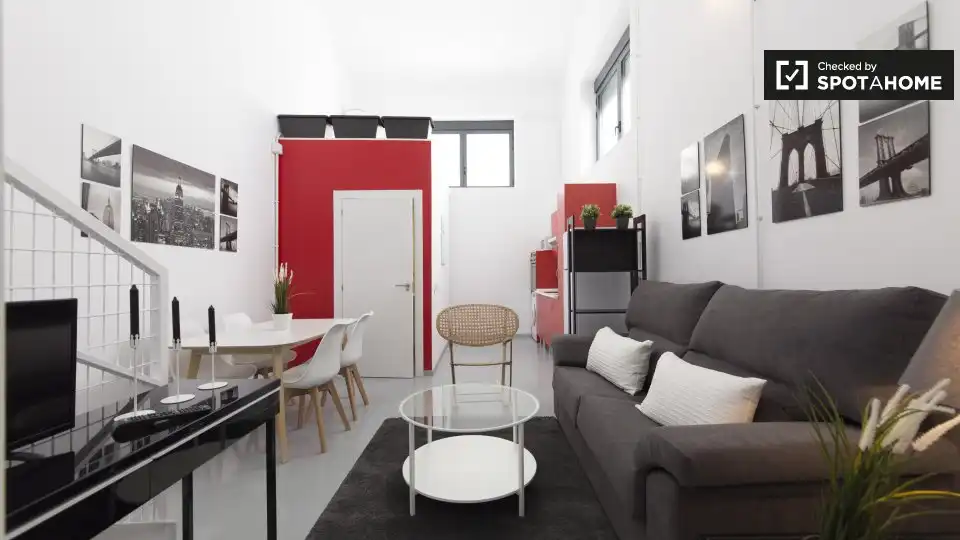 Living room of Flat for rent in  Madrid Capital  with Air Conditioner, Heating and Furnished