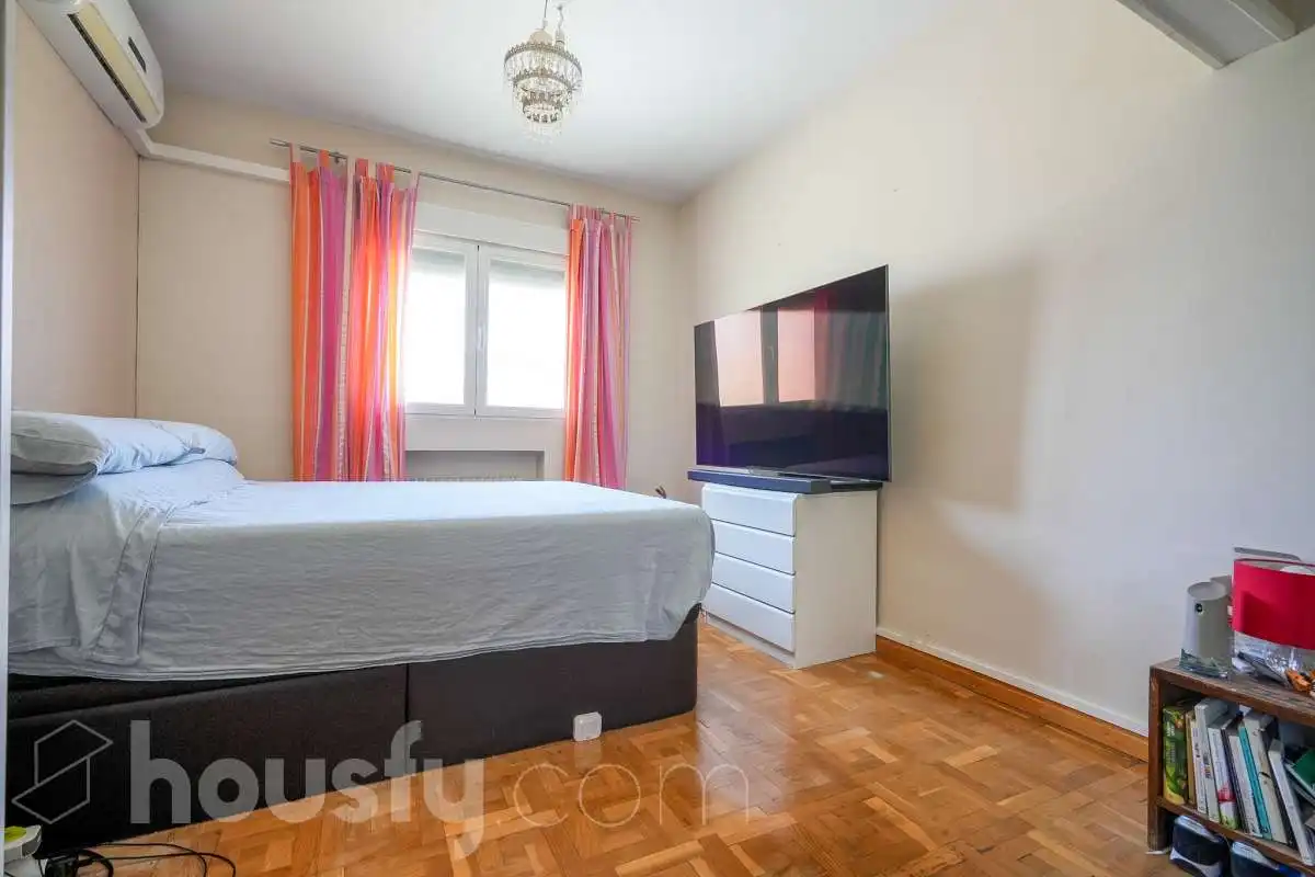 Dormitori de Casa o xalet en venda en Pozuelo de Alarcón amb Aire condicionat, Calefacció i Jardí privat