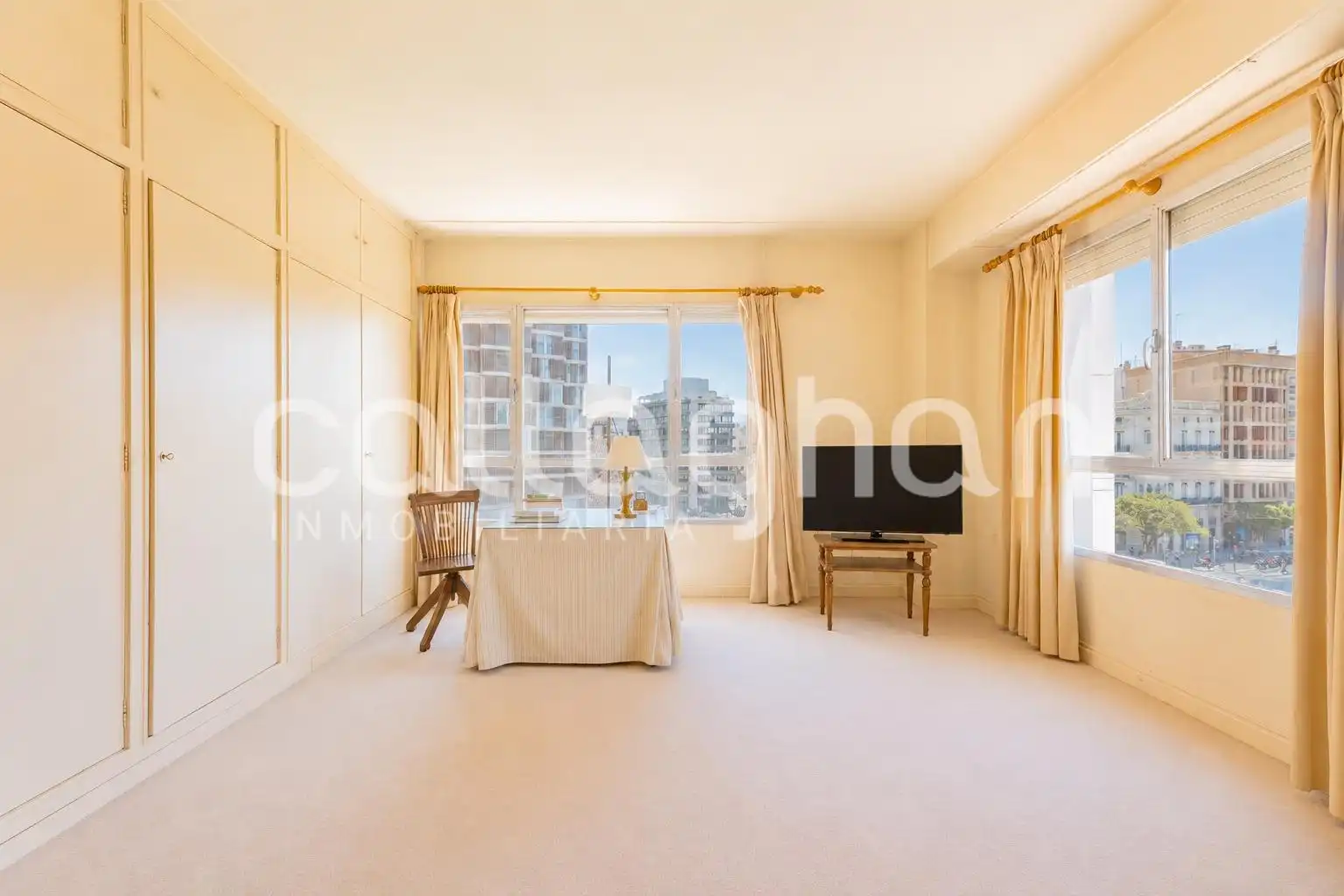 Living room of Flat for sale in Valencia  with Air Conditioner, Heating and Terrace