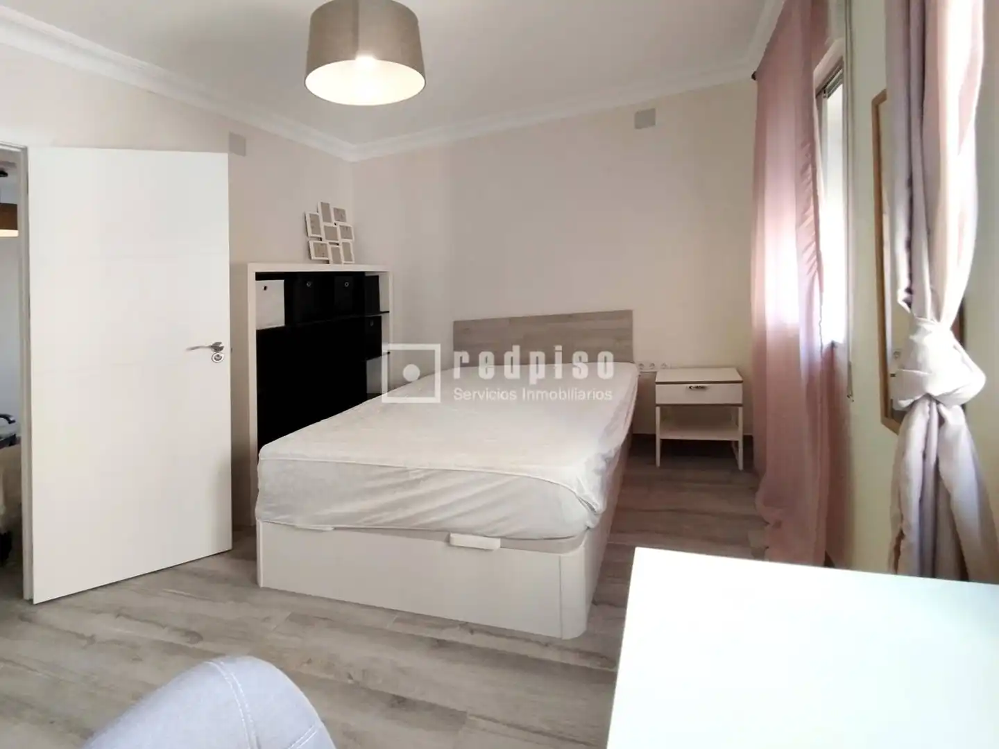 Bedroom of Flat for rent in Sevilla  with Air Conditioner, Heating and Terrace