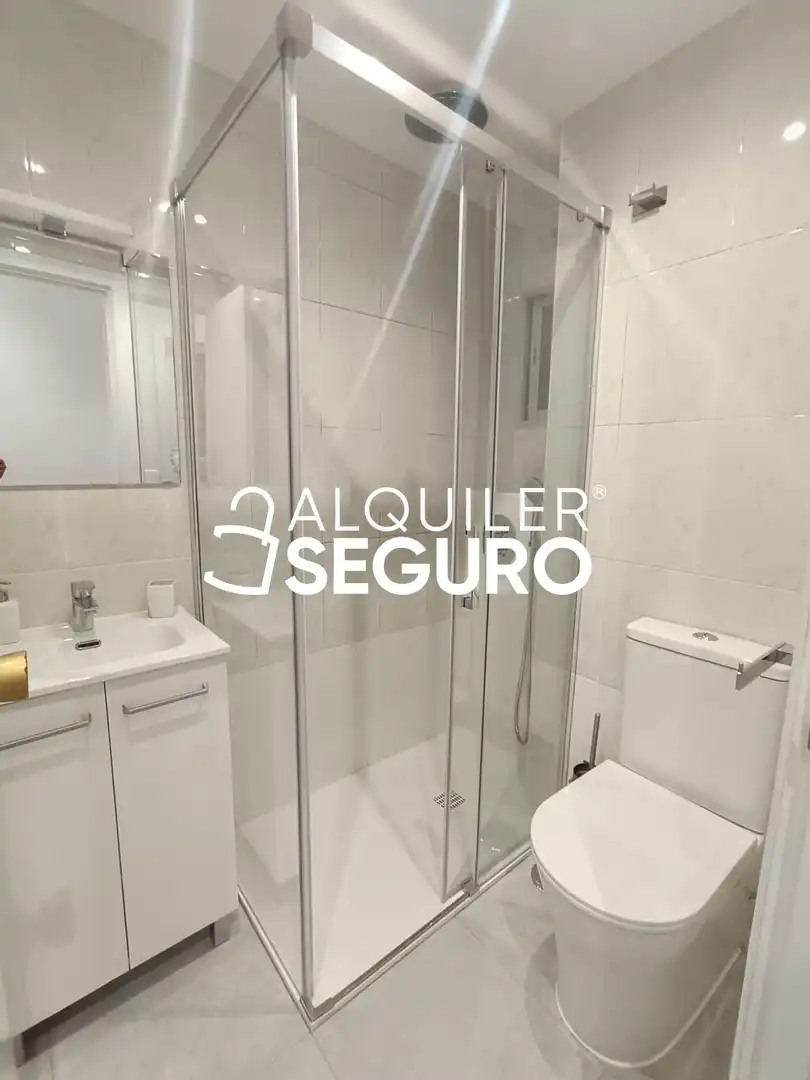 Baño de Piso de alquiler en Madrid