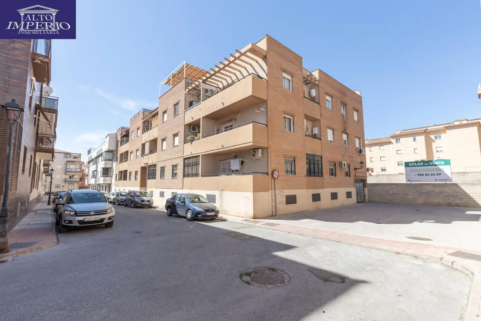Außenansicht von Wohnung zum Verkauf in Atarfe mit Terrasse