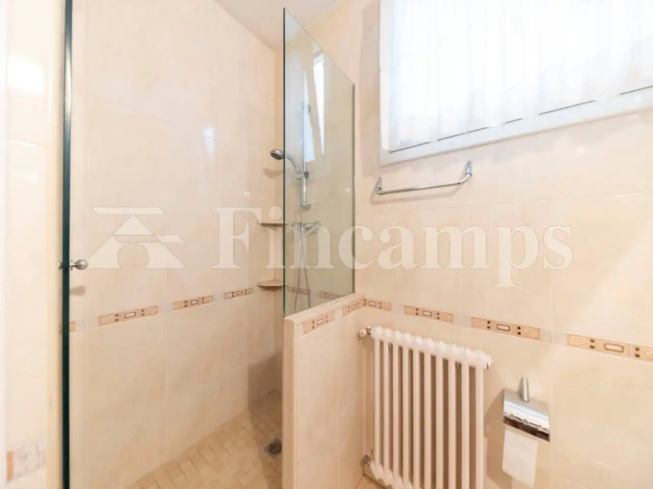 Bany de Casa o xalet en venda en Sabadell amb Terrassa