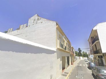 Pis amb balcó en venda a Calle DIEGO DE LOS REYES