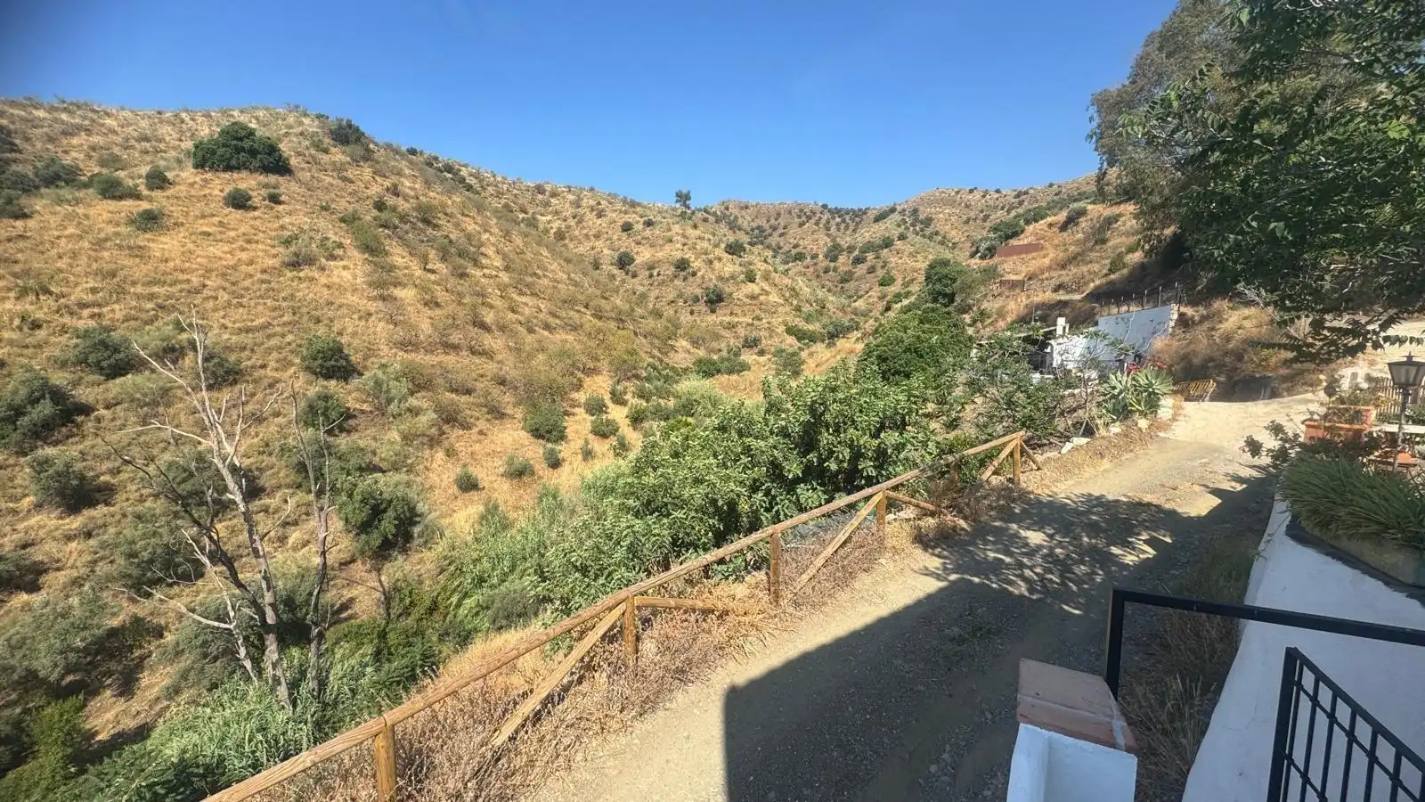 Vista exterior de Finca rústica en venta en Moclinejo con Aire acondicionado, Calefacción y Jardín privado