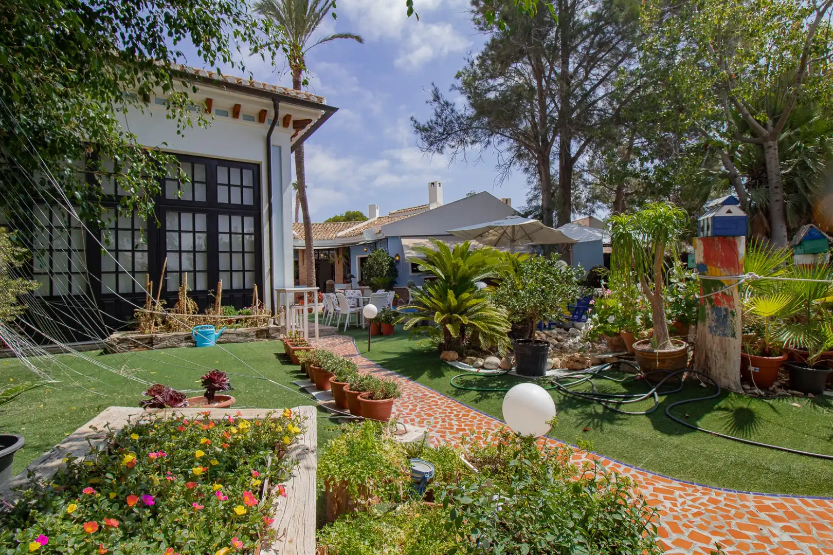 Jardí de Local en venda en Orihuela amb Aire condicionat