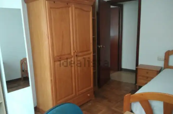 Bedroom of Flat for rent in Santiago de Compostela   with Furnished