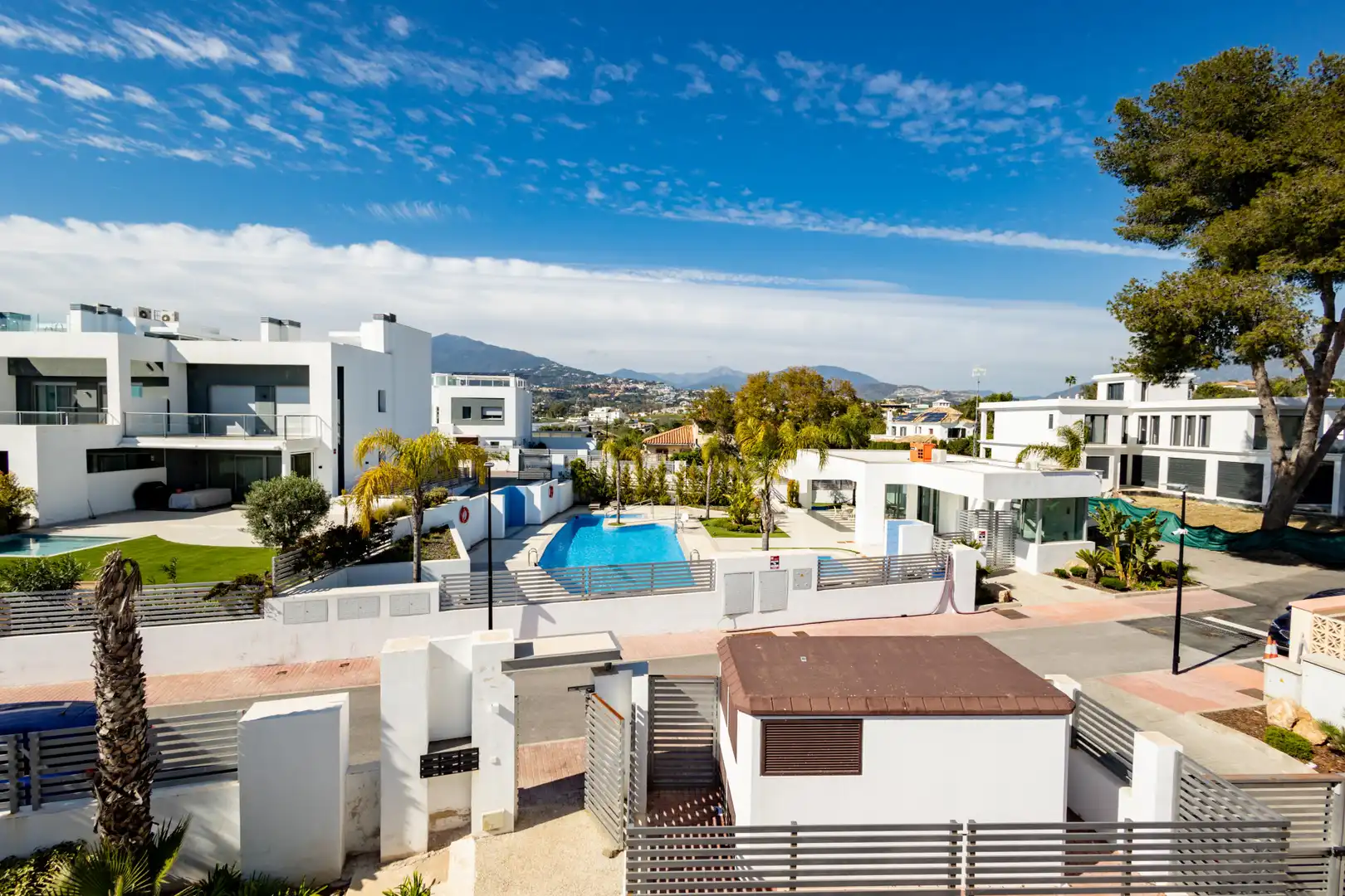 Vista exterior de Casa adosada en venta en Marbella con Aire acondicionado, Jardín privado y Terraza