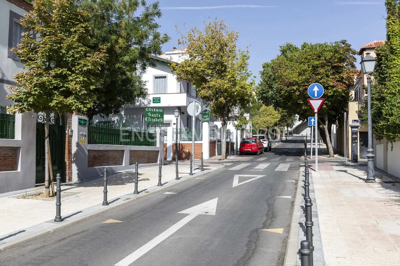 Vista exterior de Casa o chalet en venta en Madrid con Calefacción y Jardín privado
