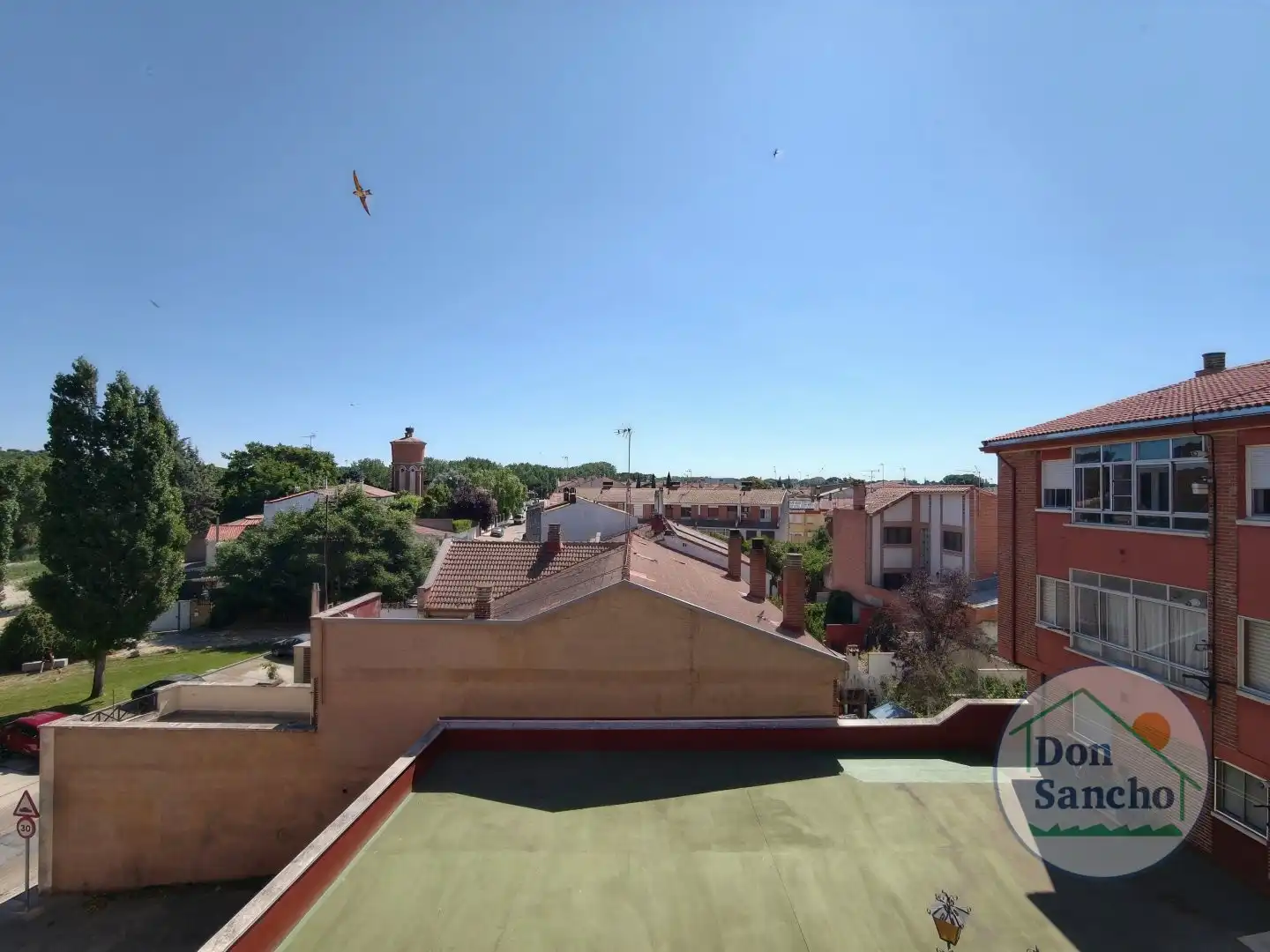 Vista exterior de Piso en venta en Viana de Cega con Terraza, Trastero y Amueblado