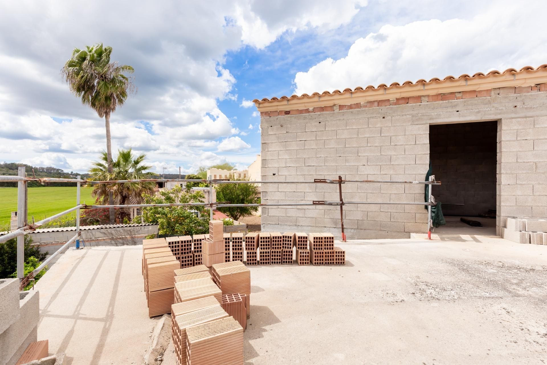Exterior view of Single-family semi-detached for sale in Vilafranca de Bonany  with Private garden, Terrace and Storage room