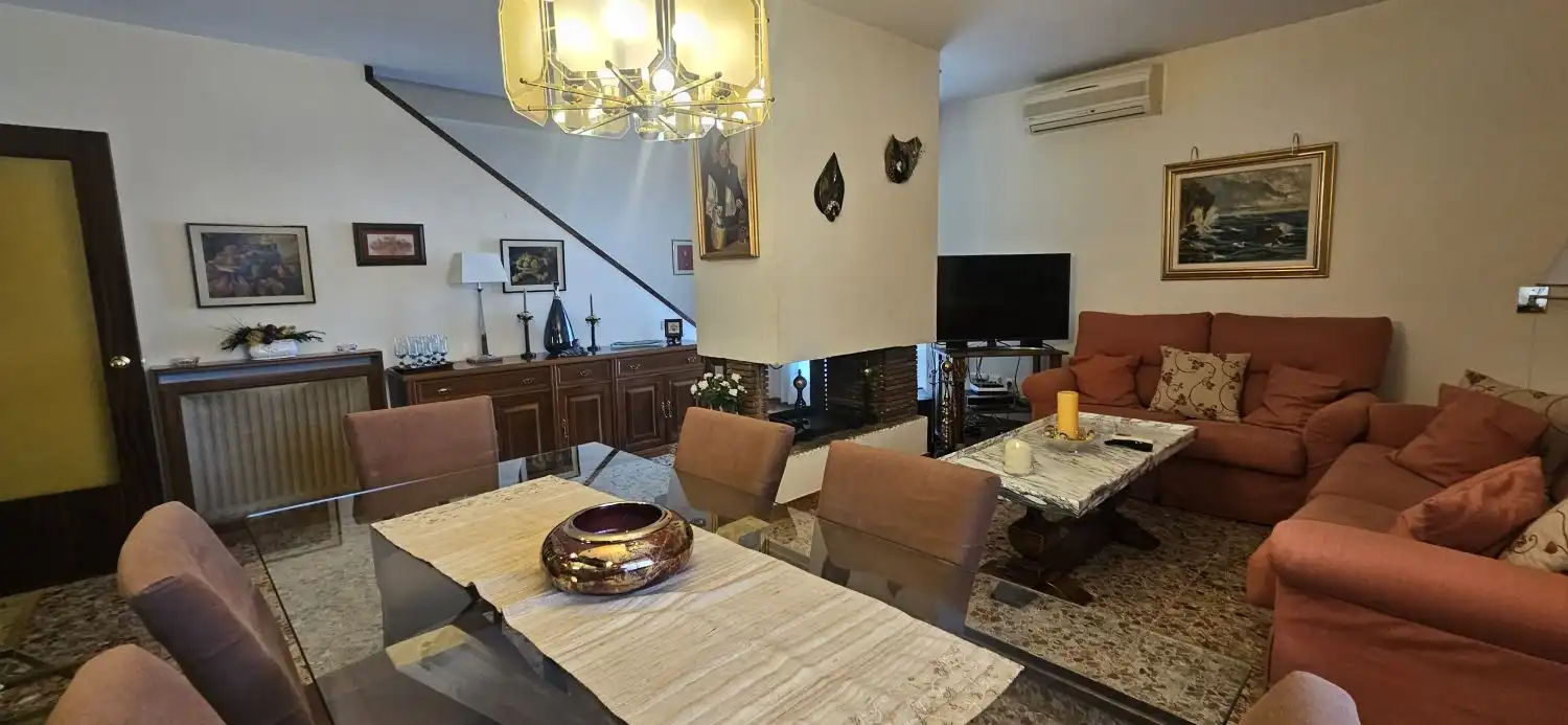 Sala de estar de Casa o chalet en venta en Corbera de Llobregat con Aire acondicionado, Calefacción y Terraza