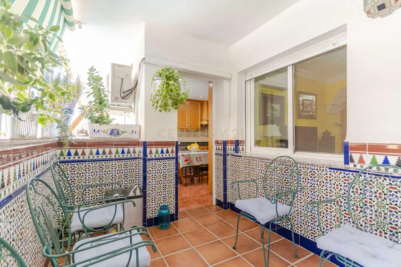 Terrassa de Casa o xalet en venda en Churriana de la Vega amb Aire condicionat, Traster i Piscina