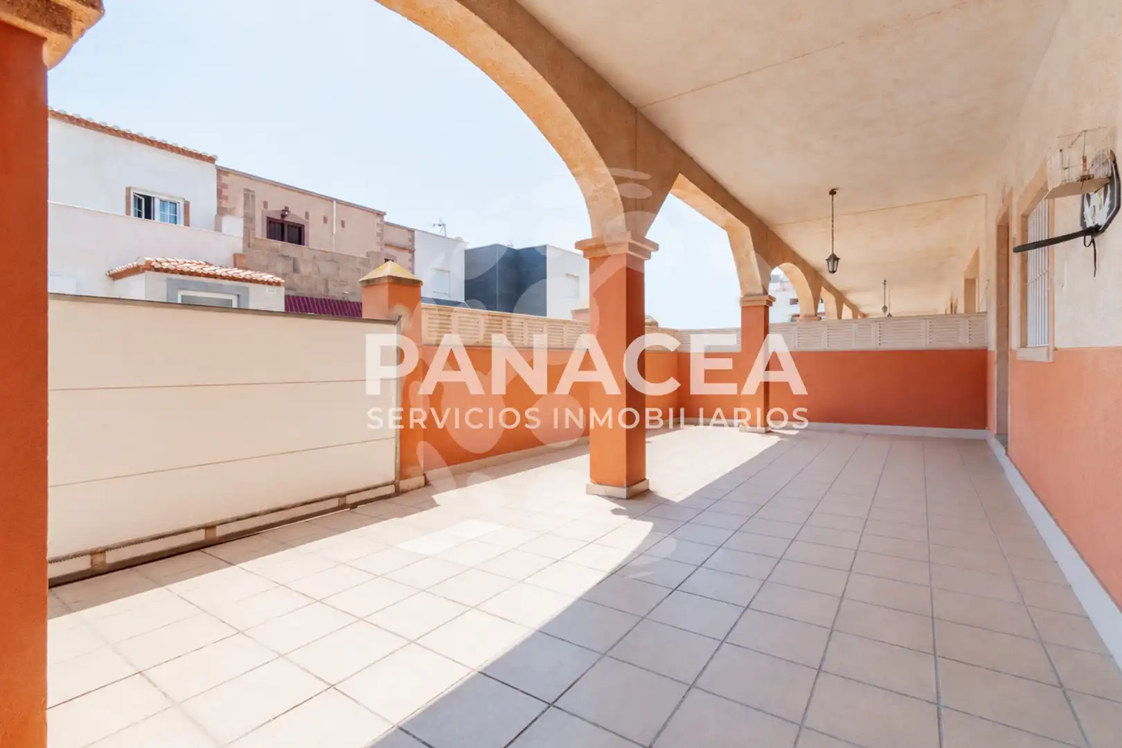 Terrassa de Casa o xalet en venda en Roquetas de Mar amb Jardí privat, Moblat i Rentadora