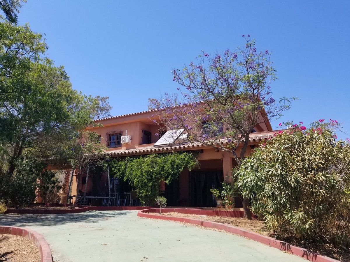 Vista exterior de Finca rústica en venda en Mijas amb Aire condicionat, Jardí privat i Terrassa