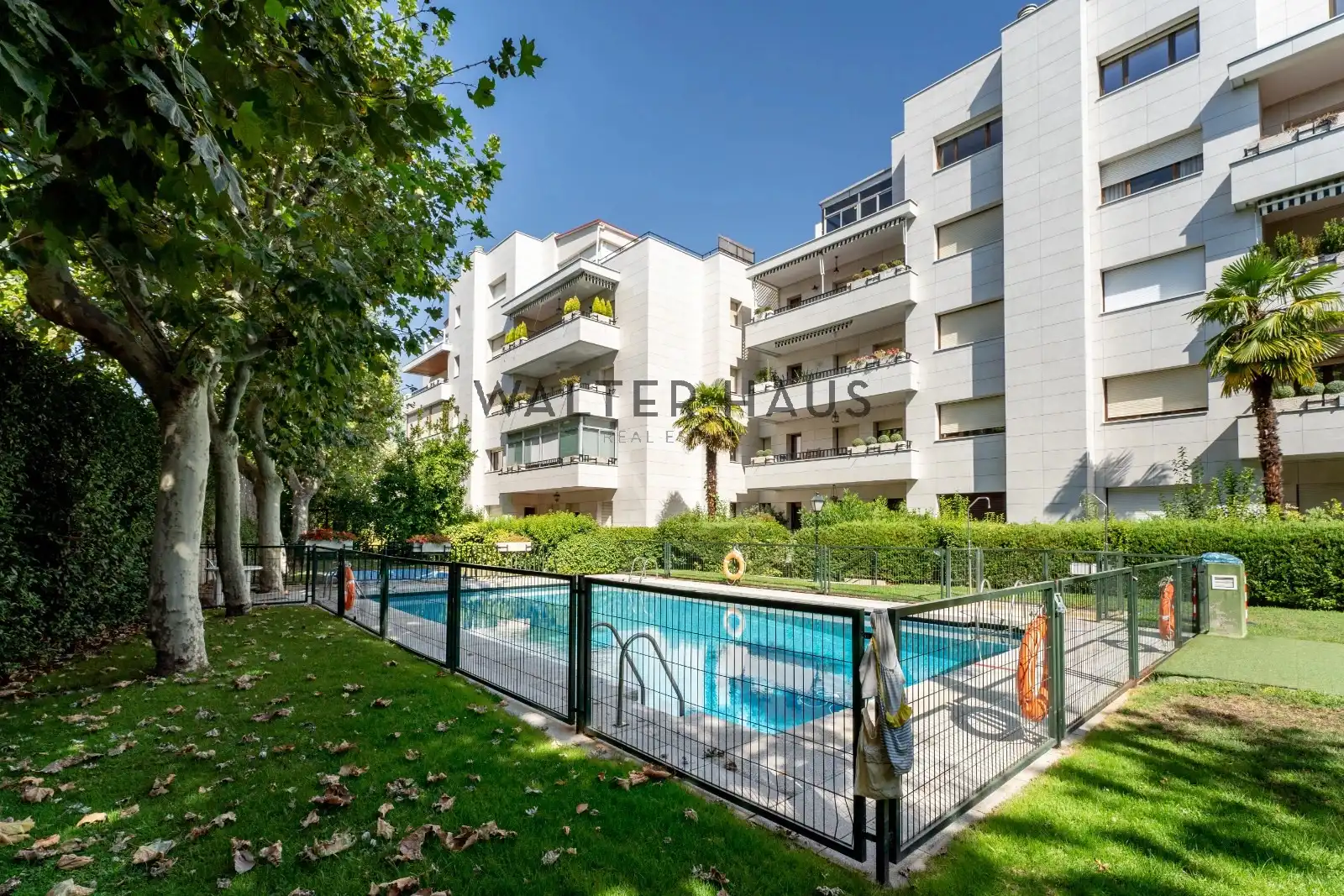Exterior view of Flat for sale in Madrid  with Air Conditioner, Heating and Storage room