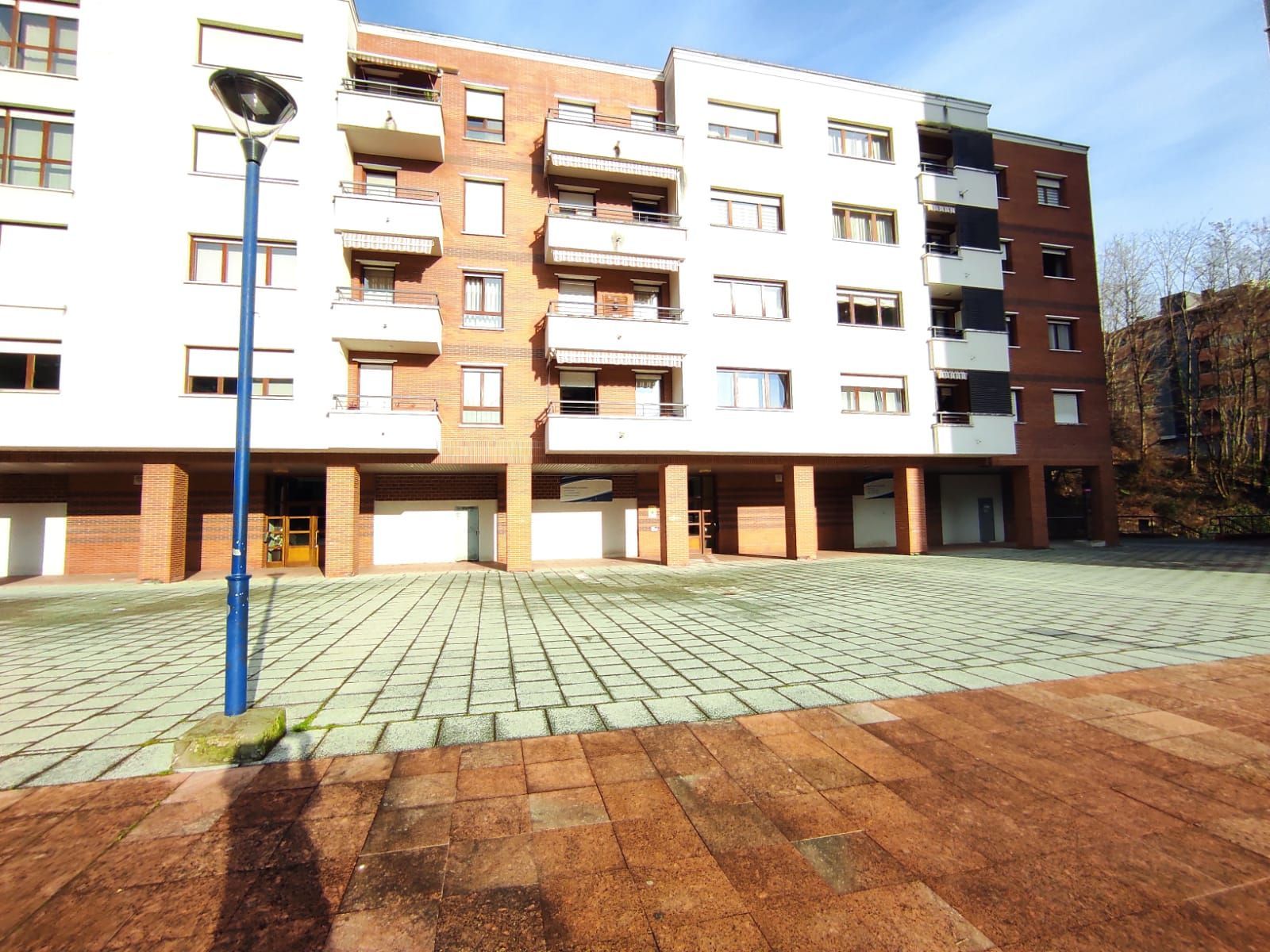 Vista exterior de Pis en venda en Ermua amb Calefacció i Parquet
