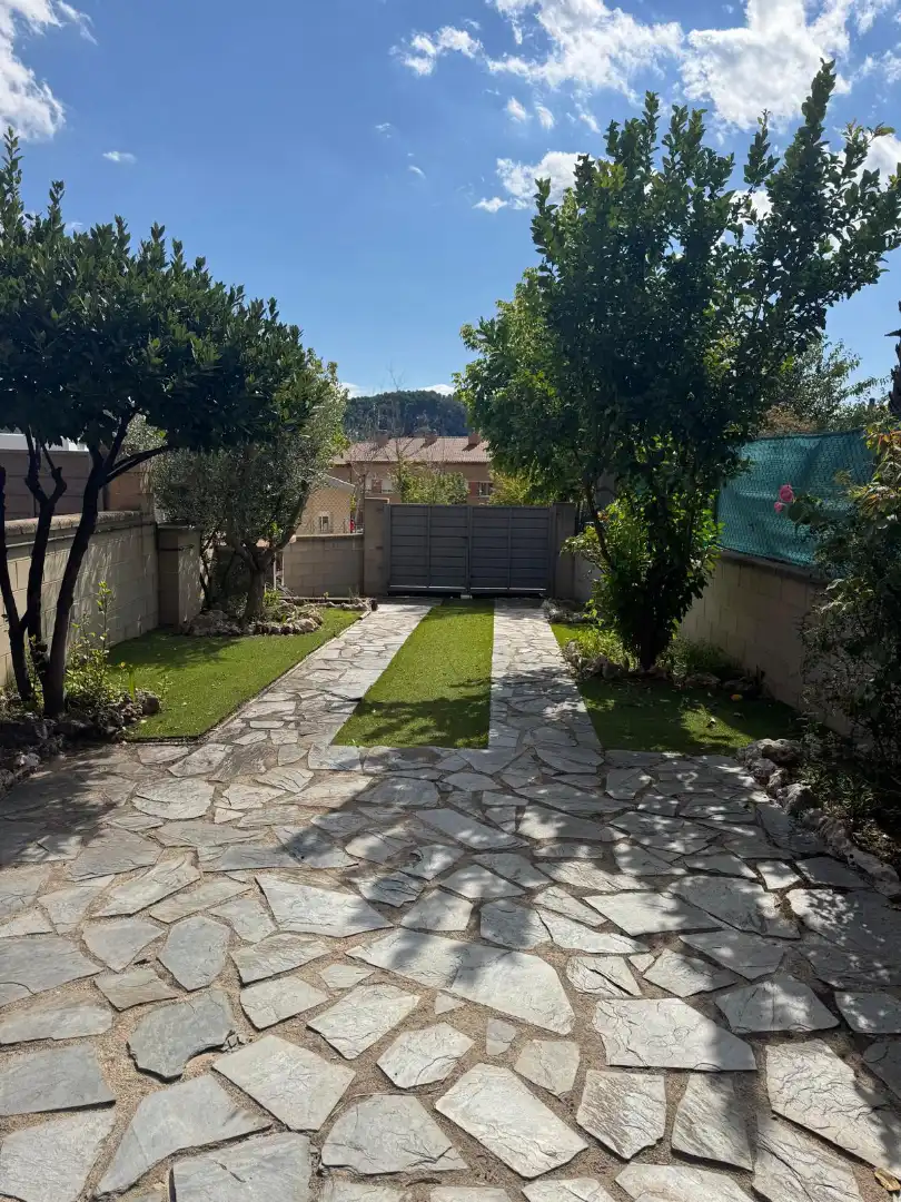 Maison mitoyenne avec jardin à vendre à Carrer de Santiago Rusiñol