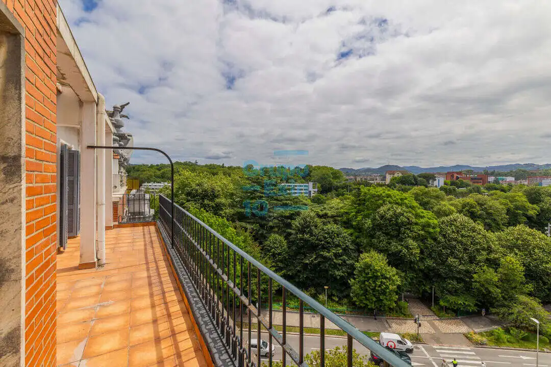 Attic for sale in Amara Zaharra - Arbaizenea