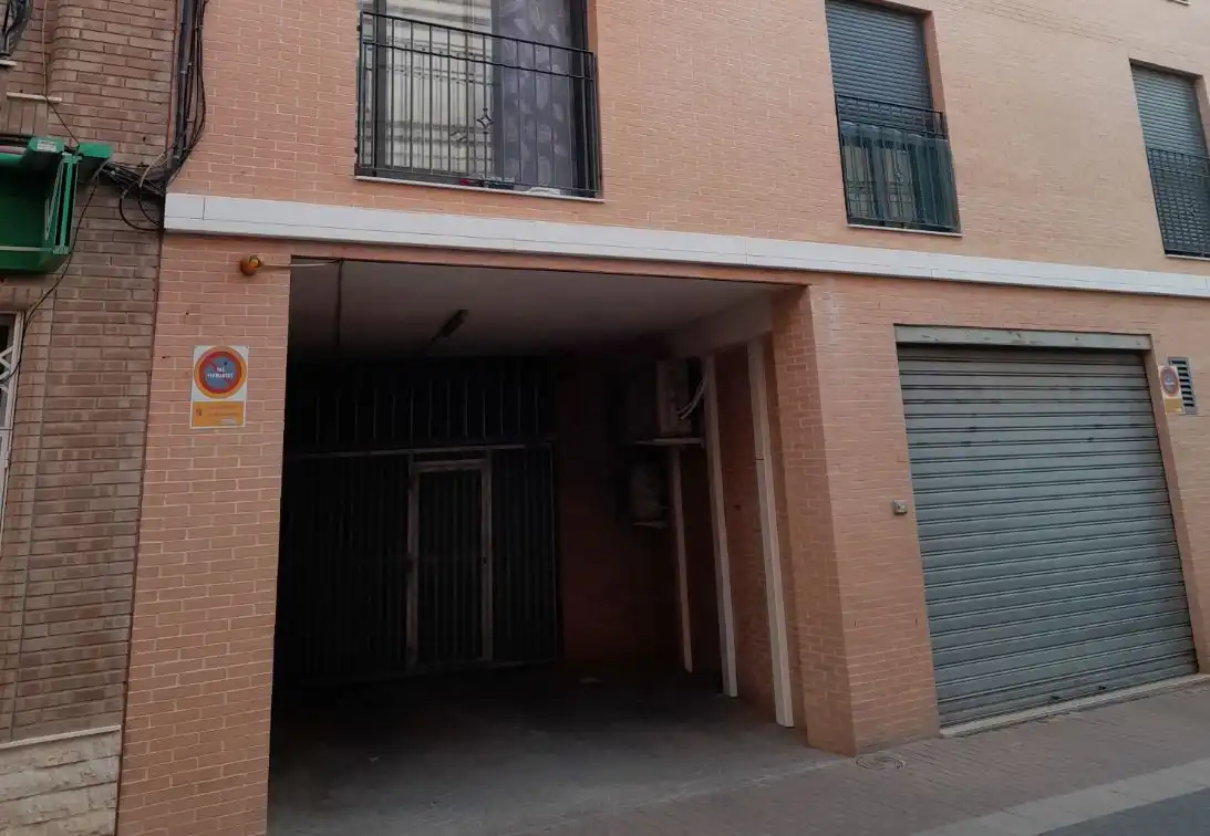 Außenansicht von Garage zum Verkauf in Alcàsser