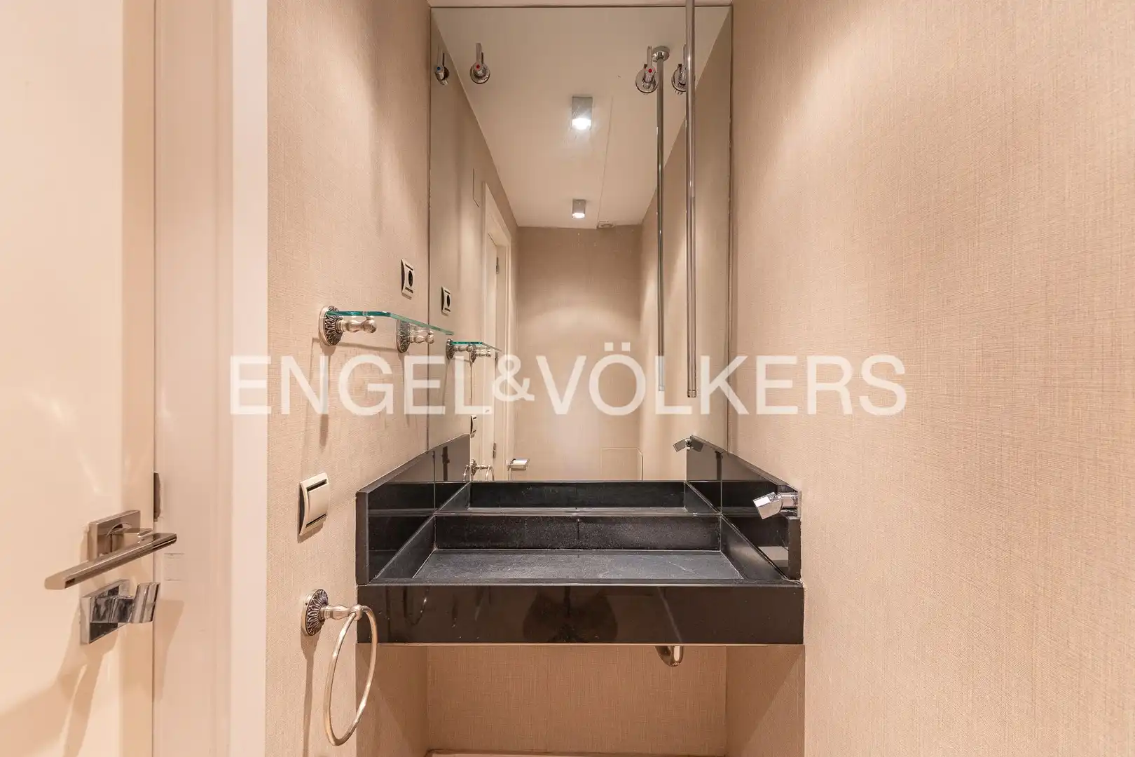 Badezimmer von Dachboden zur Miete in Madrid mit Klimaanlage, Heizung und Terrasse